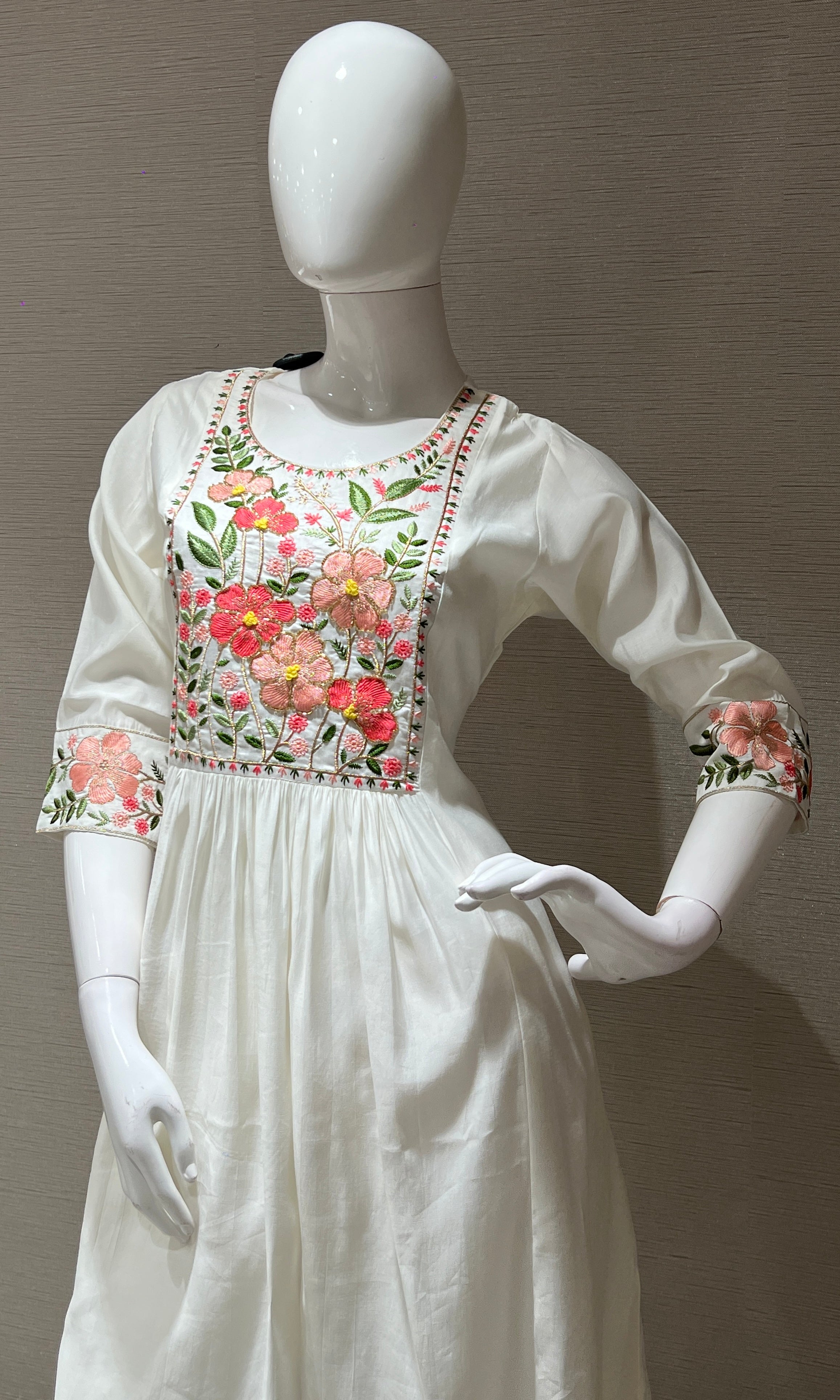 Cream Floral Charm Mul Chanderi kurta set