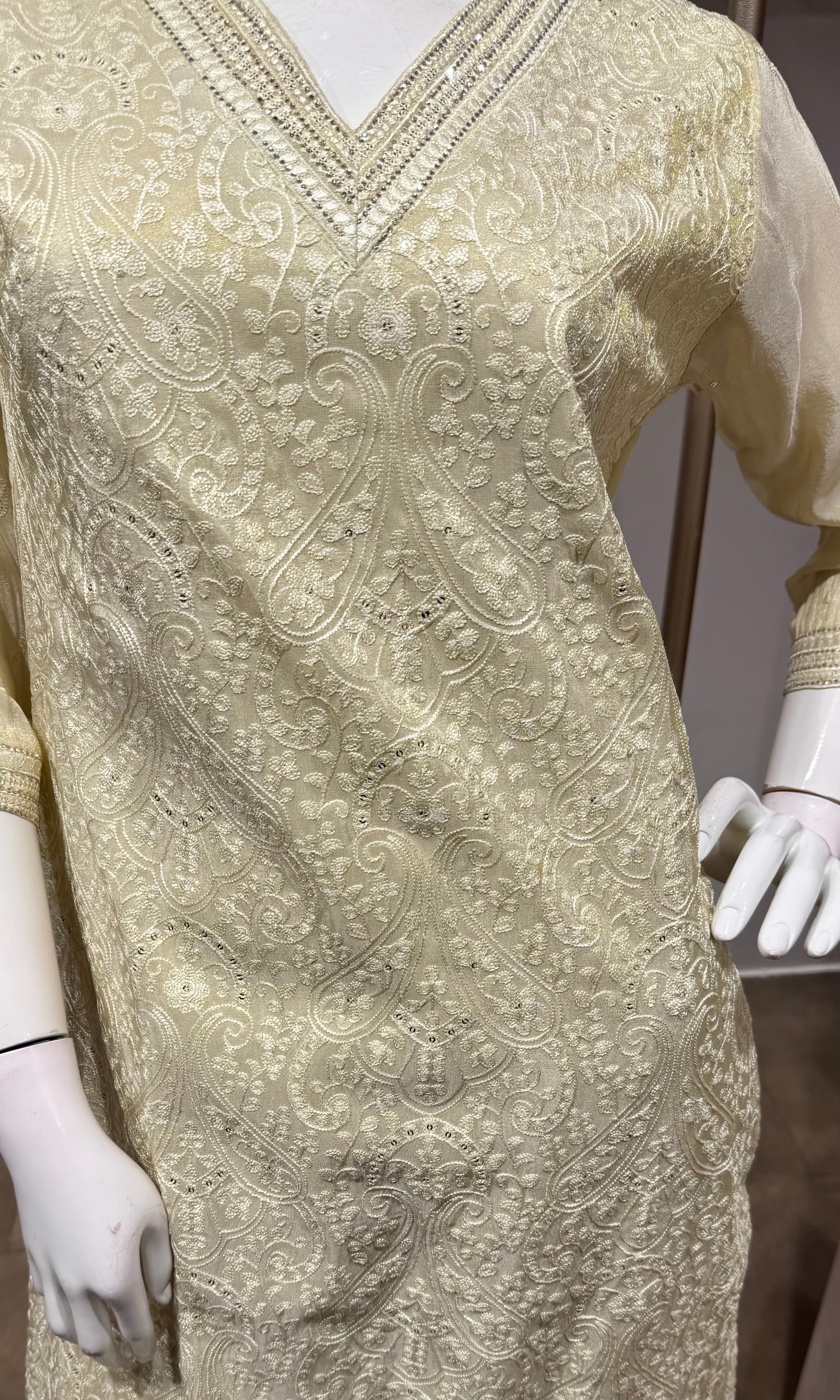 White Floral Embroidered Straight Kurta Set