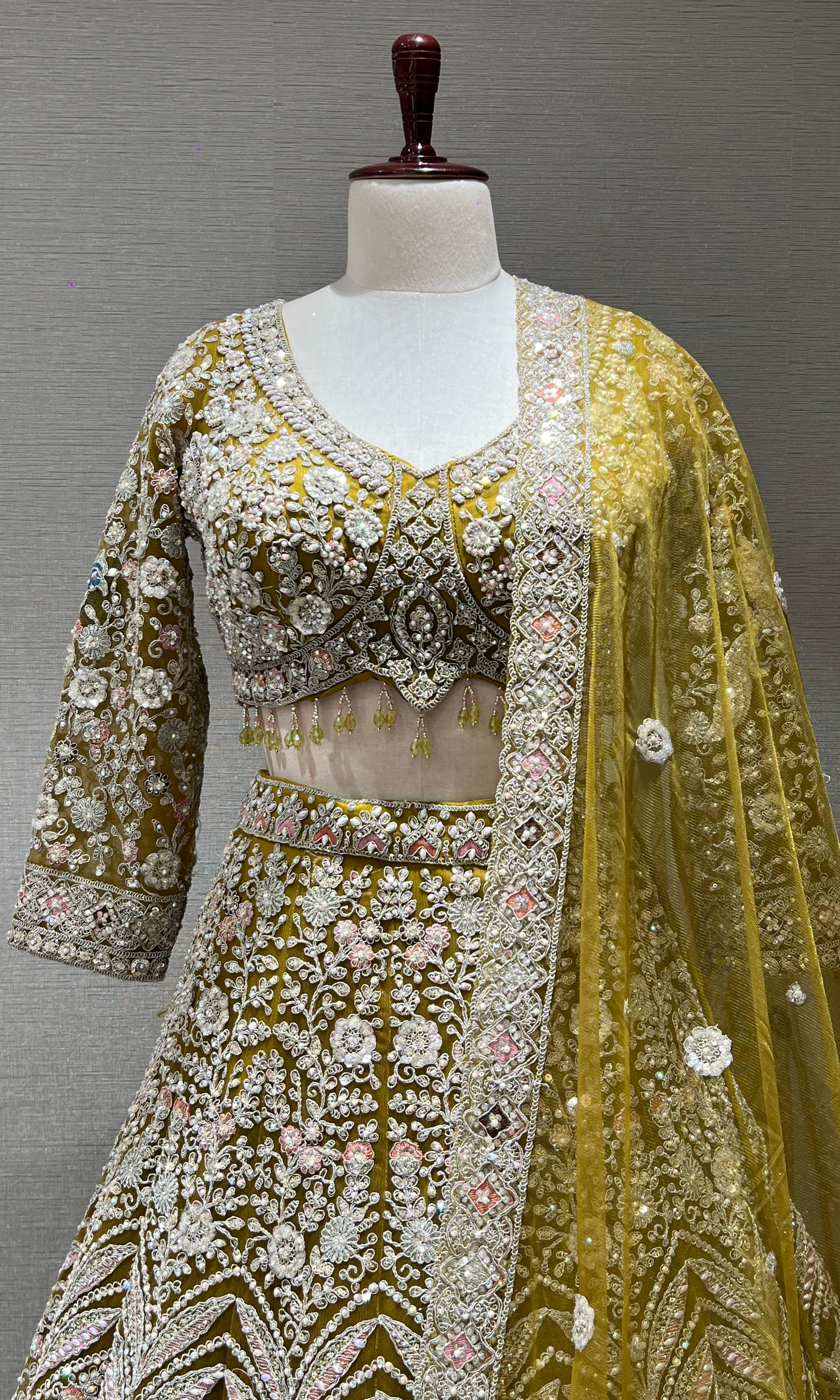 Liril HEAVY INTRICATE EMBROIDERED Lehenga