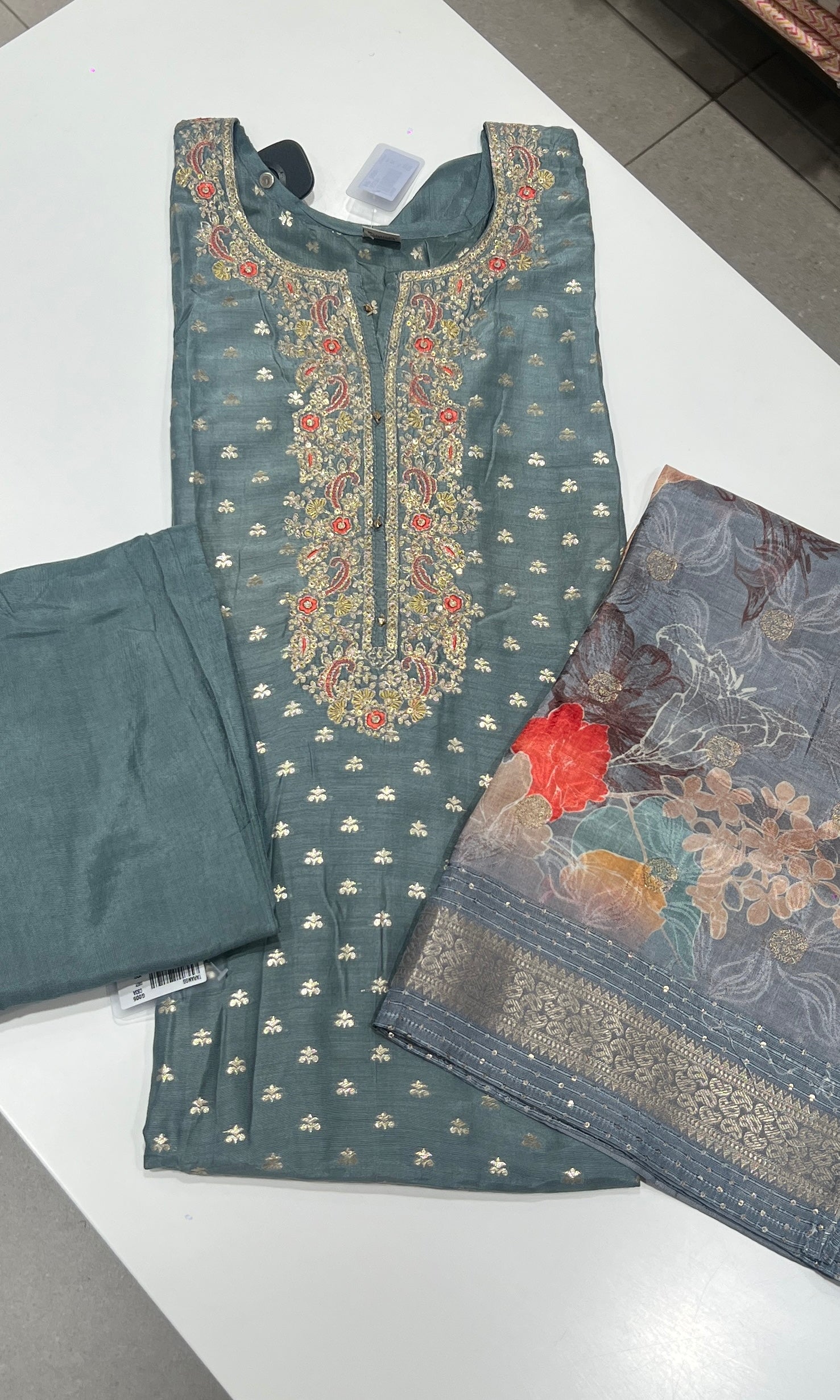 Grey Kurta Set With Contrast Floral Dupatta