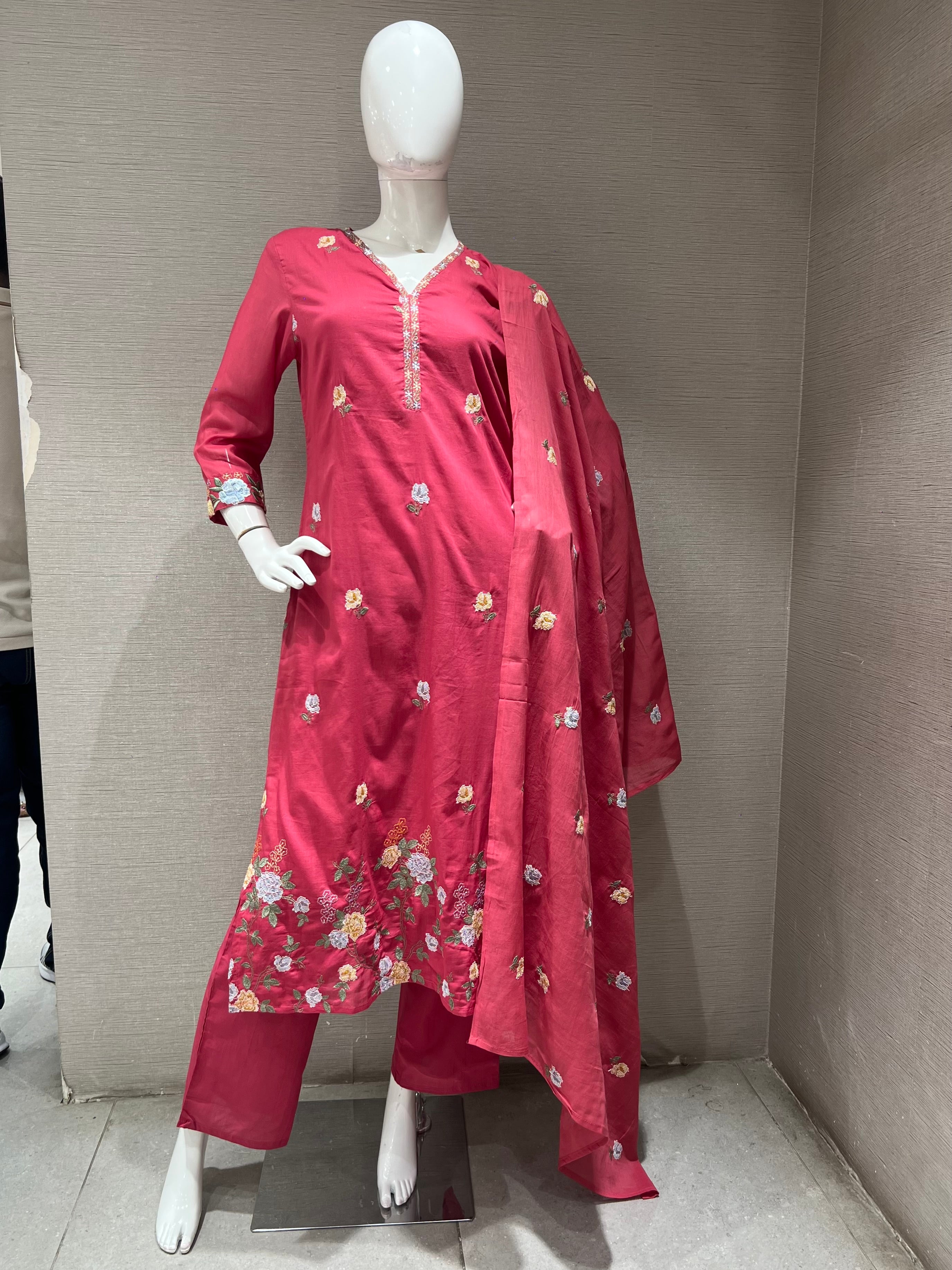 Pink Floral Embroidered Chanderi Kurta Set