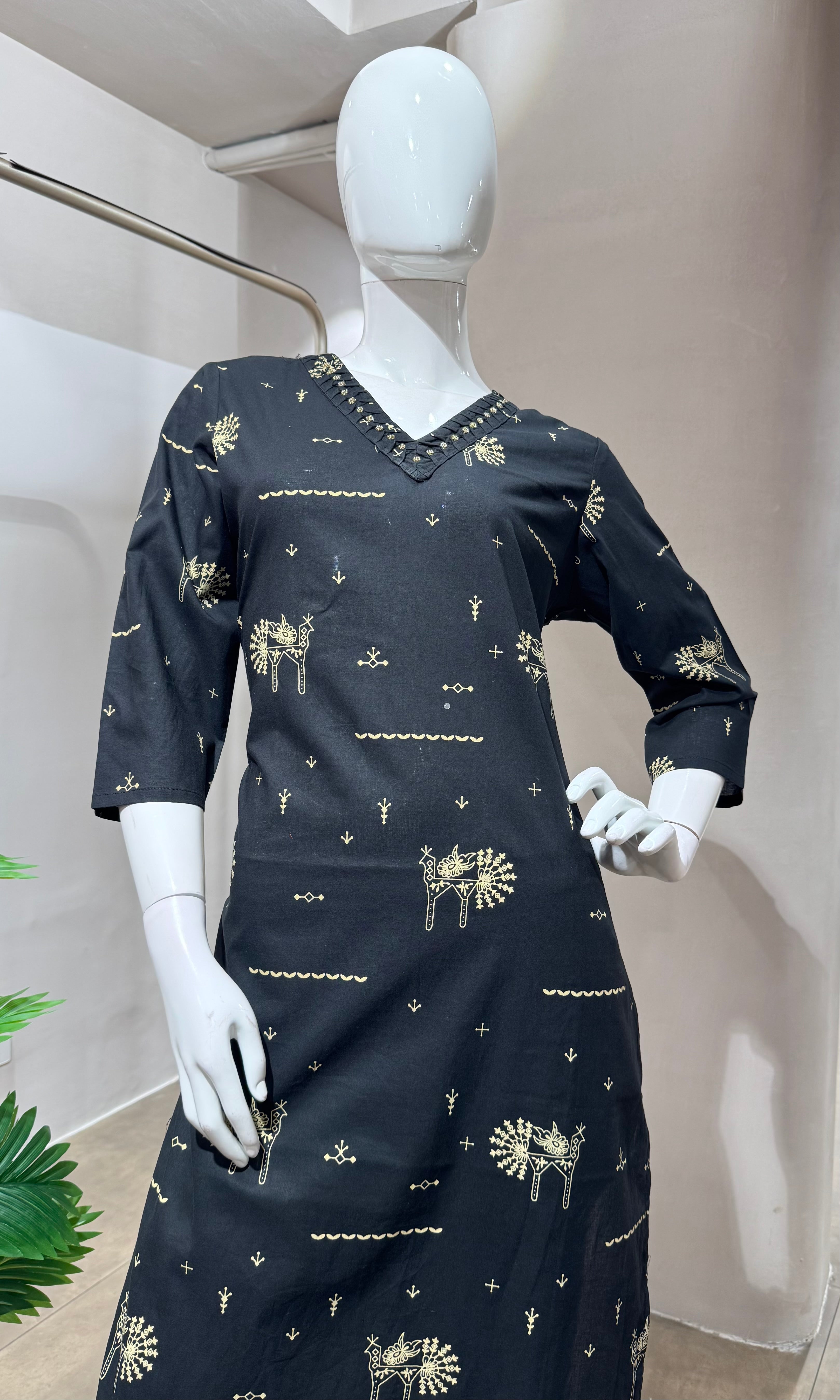 BLACK ETHNIC KURTA SET