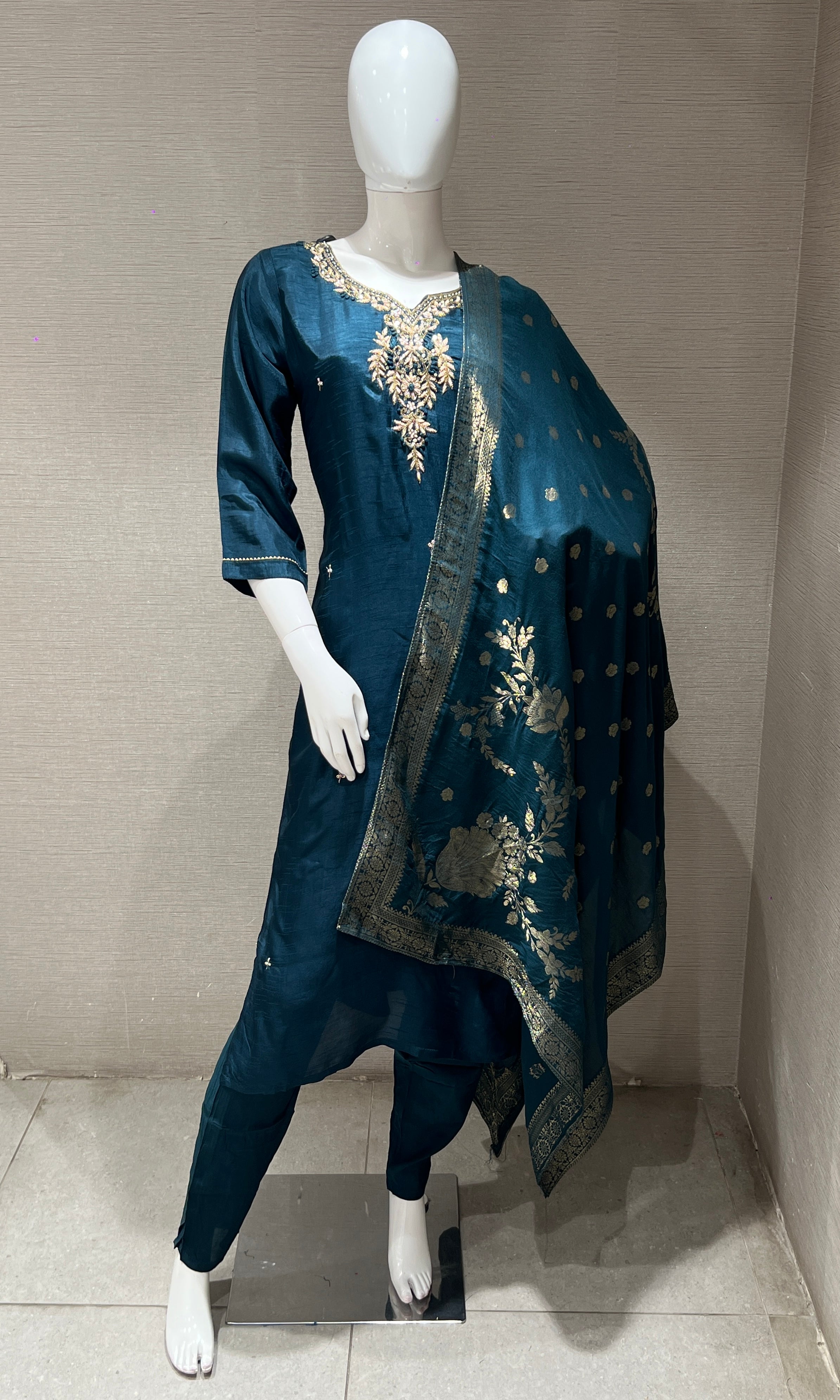 bottom green embroidered kurti with printed dupatta