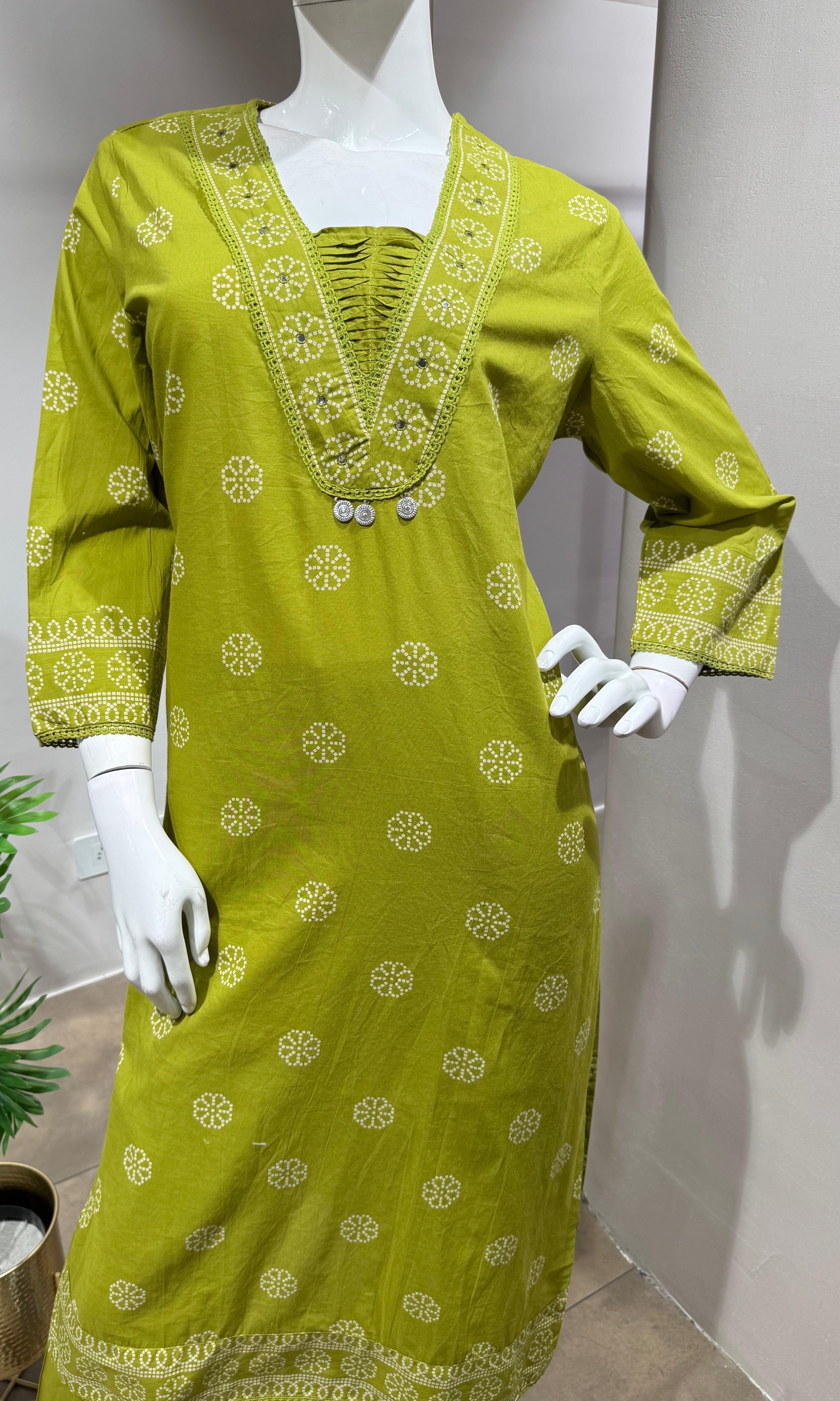 GREEN PRINTED EMBROIDERED KURTA SET