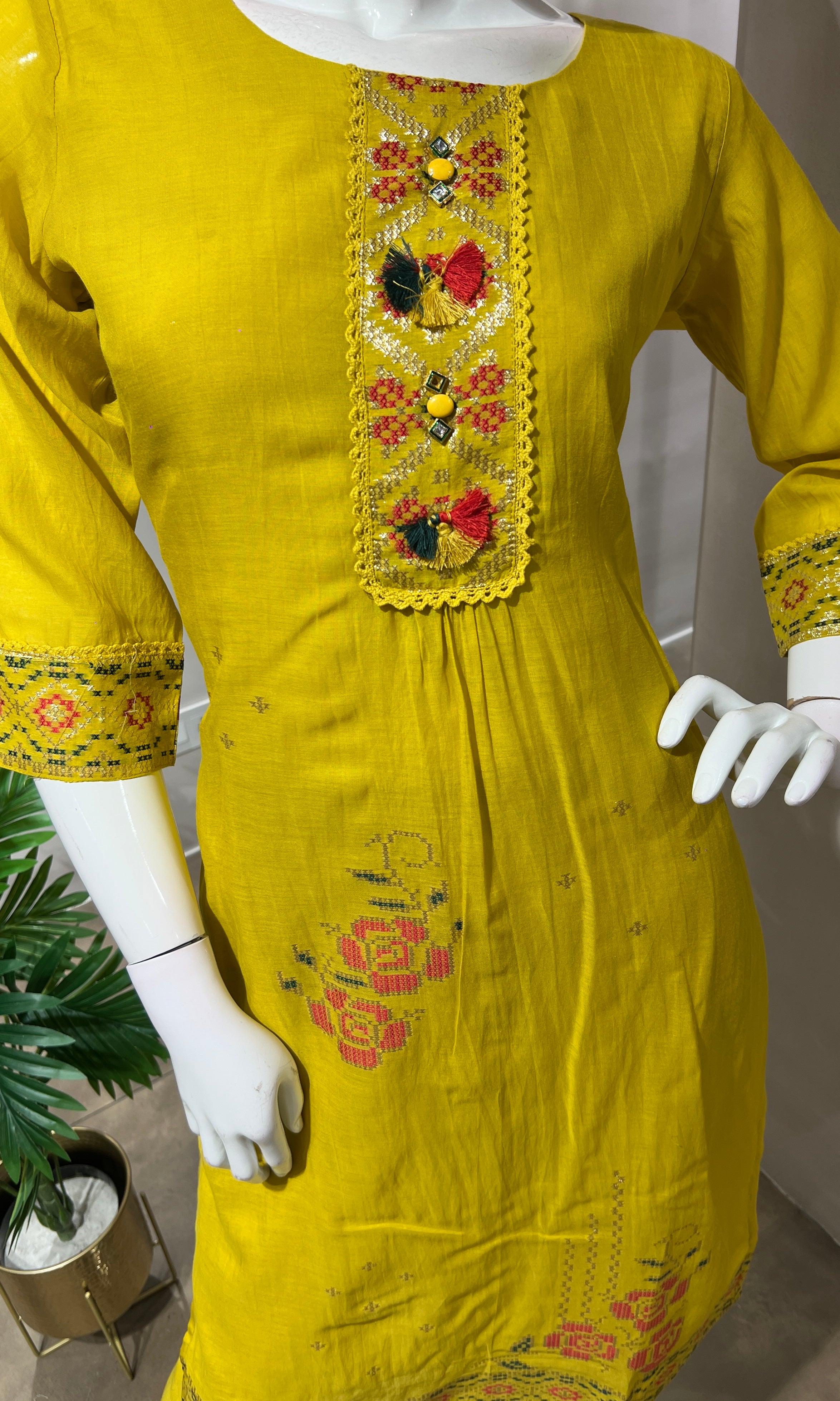 MUSTARD FLORAL EMBROIDERED KURTA SET