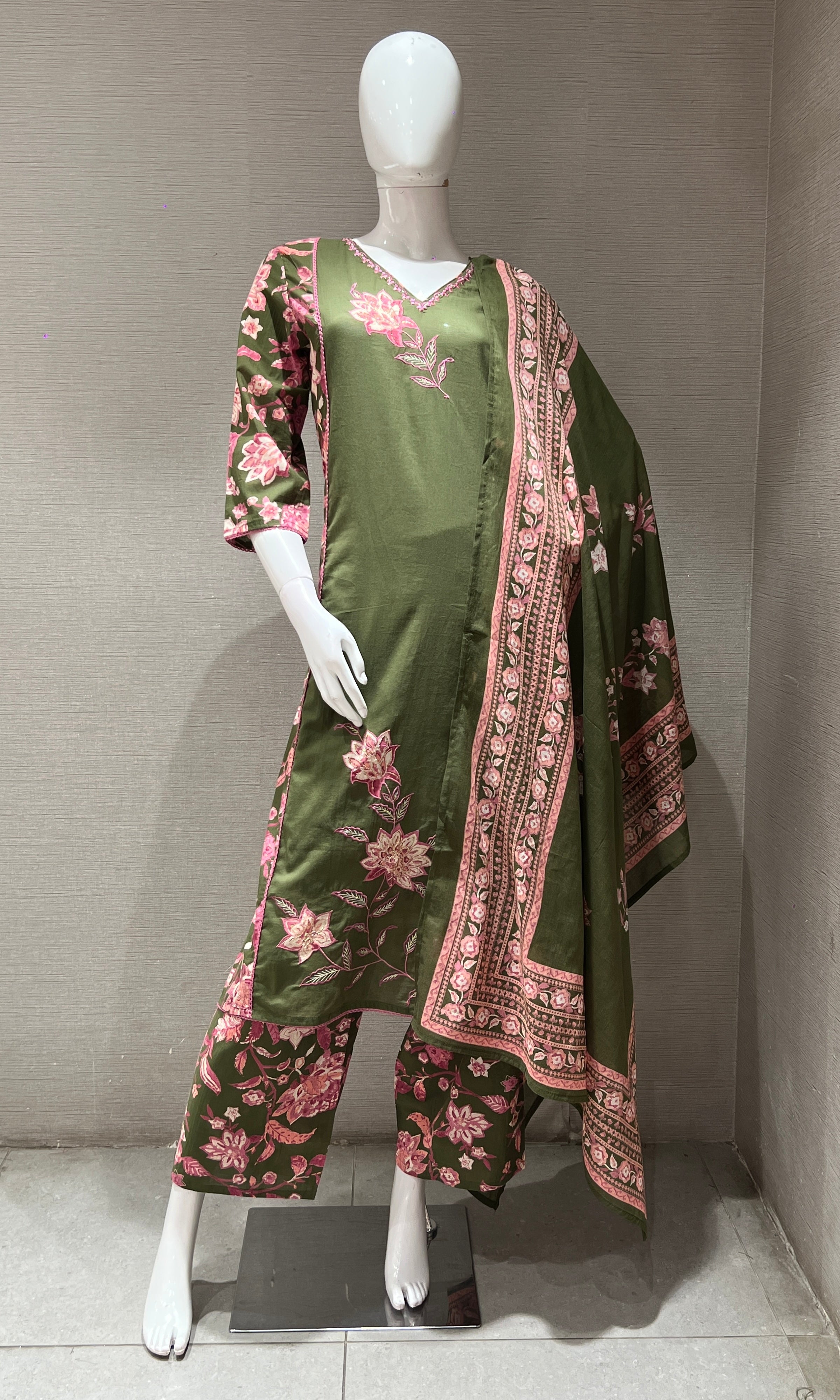 MEHANDI GREEN FLORAL PRINTED KURTA SET