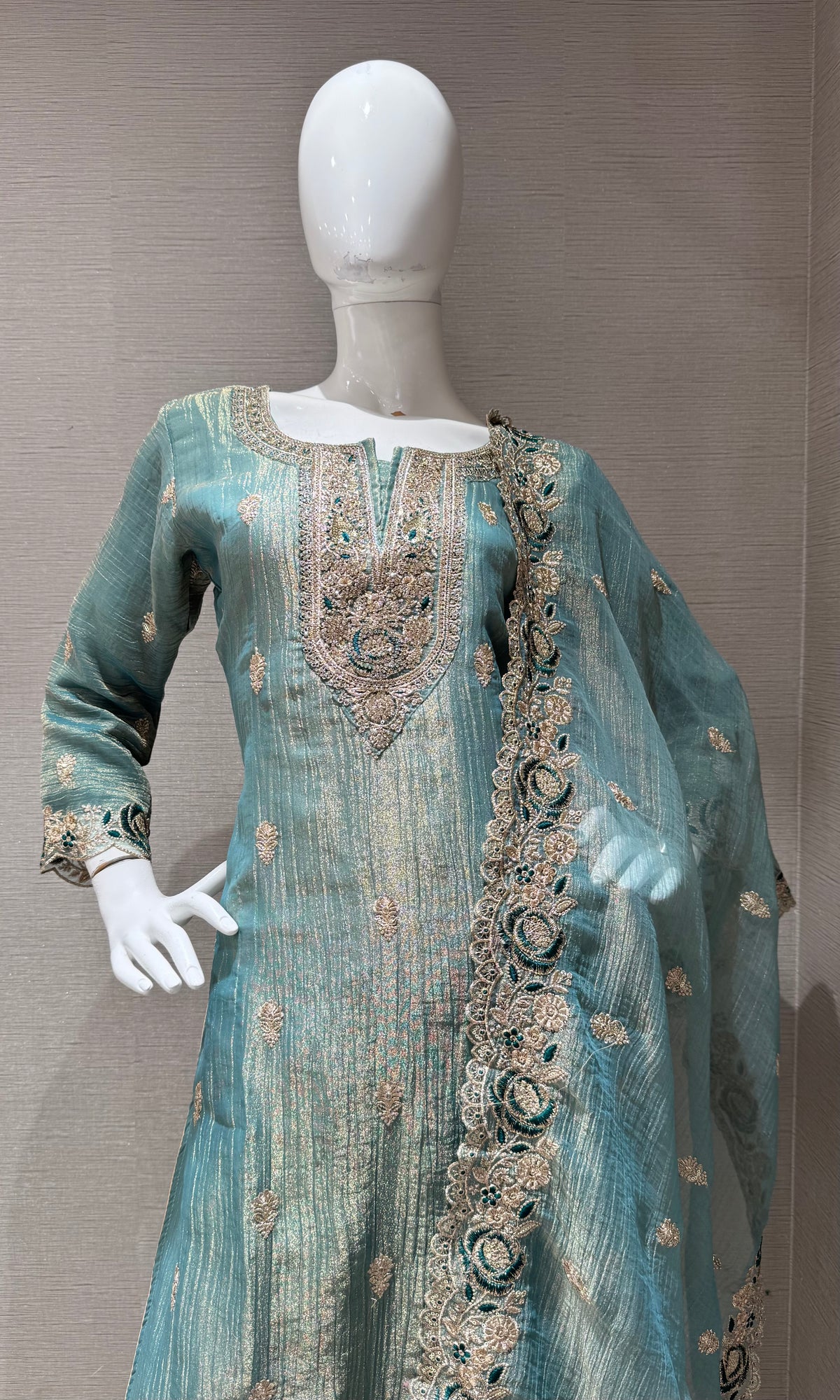 Green Tissue silk Ethnic Kurta Set with Zari dupatta