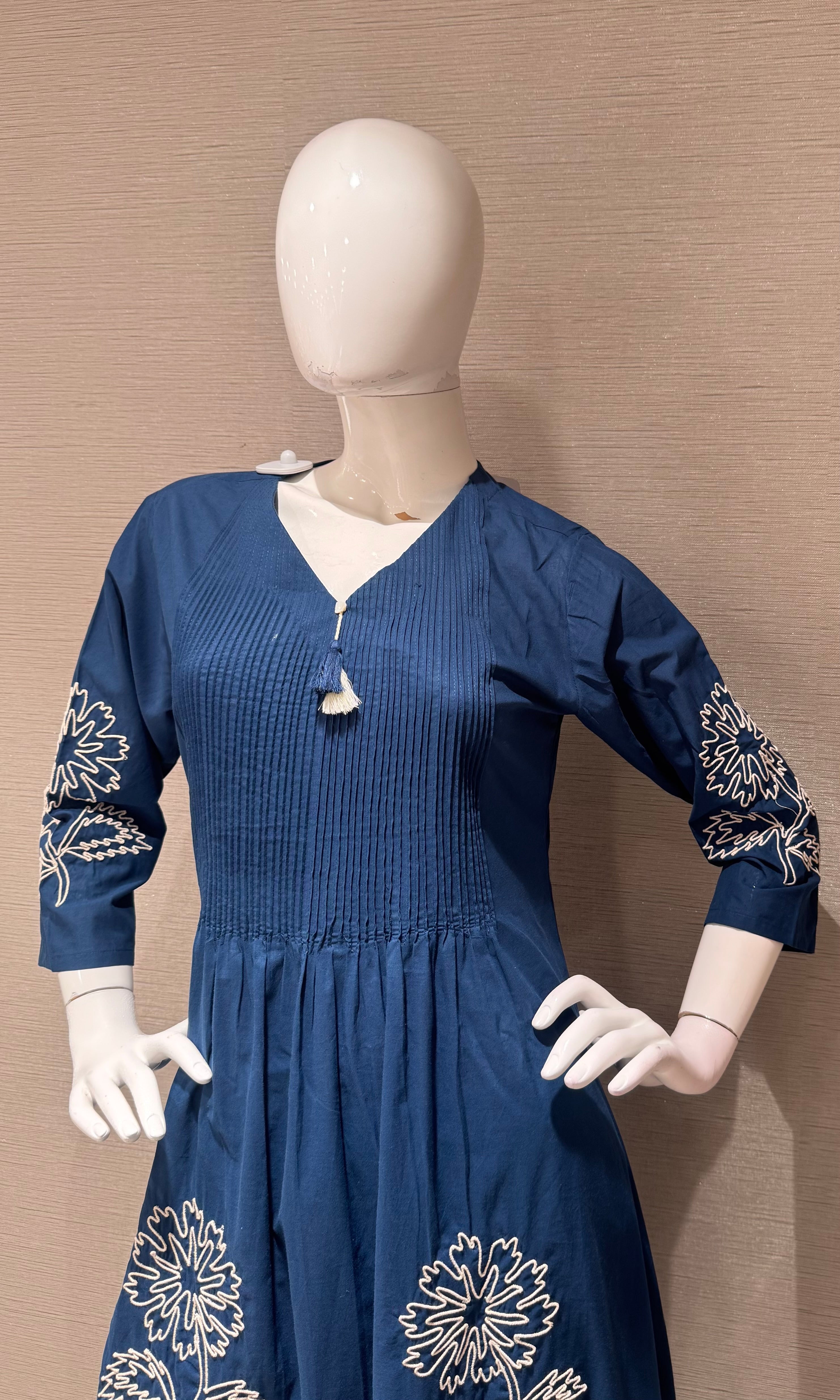 Blue white floral thread embroidery Kurta set