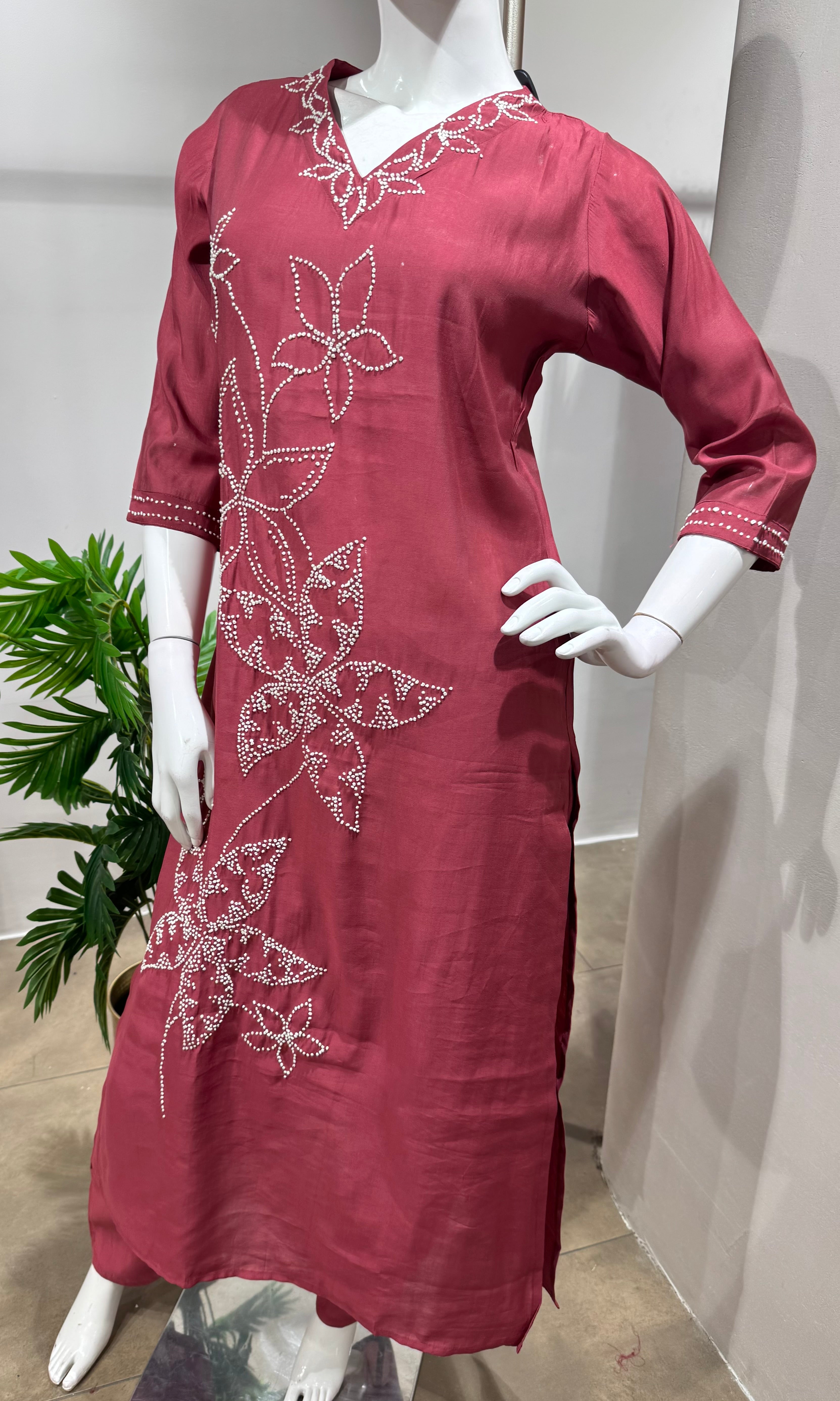 RED FLORAL EMBROIDERED KURTA SET