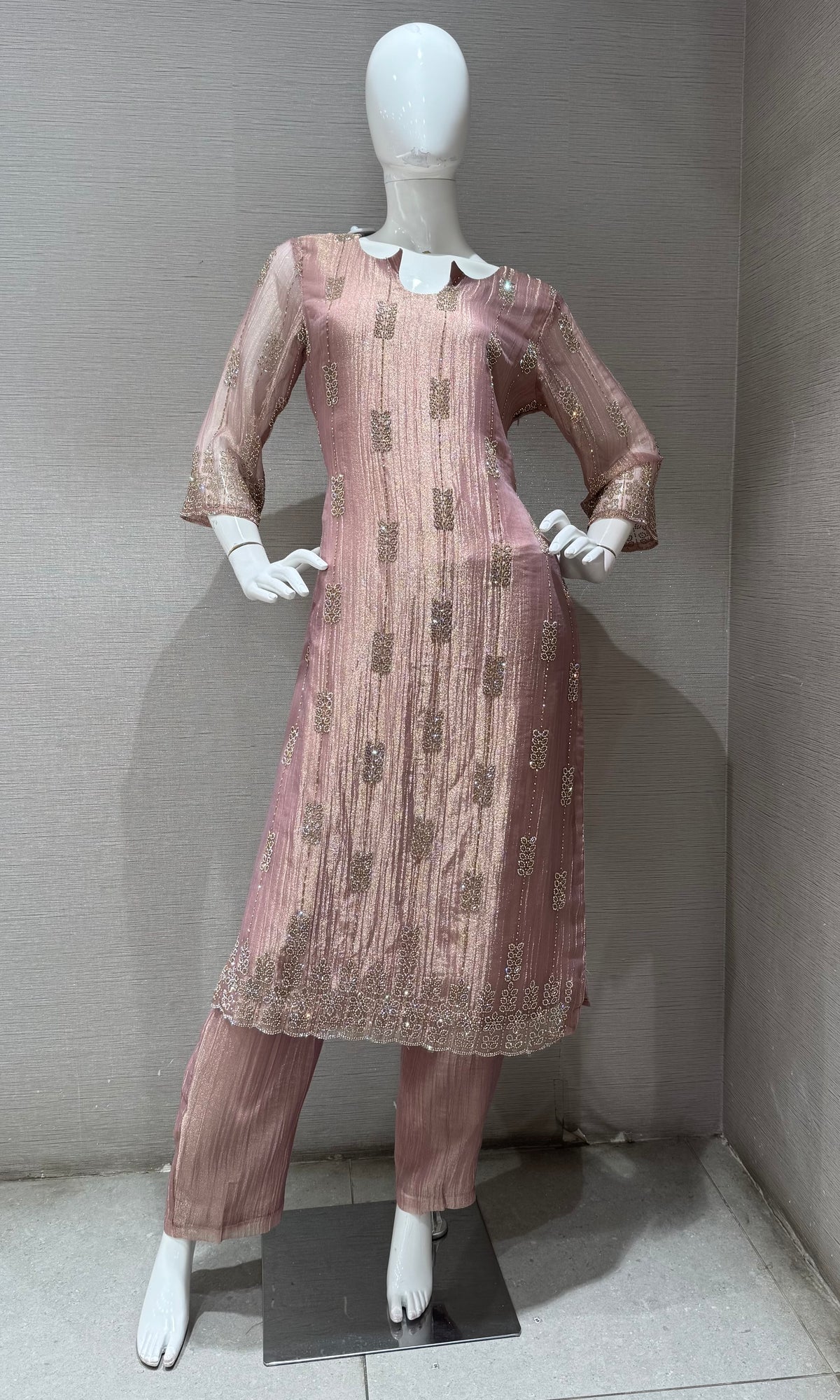 Onion pink Tissue silk embroidered kurta set with dupatta