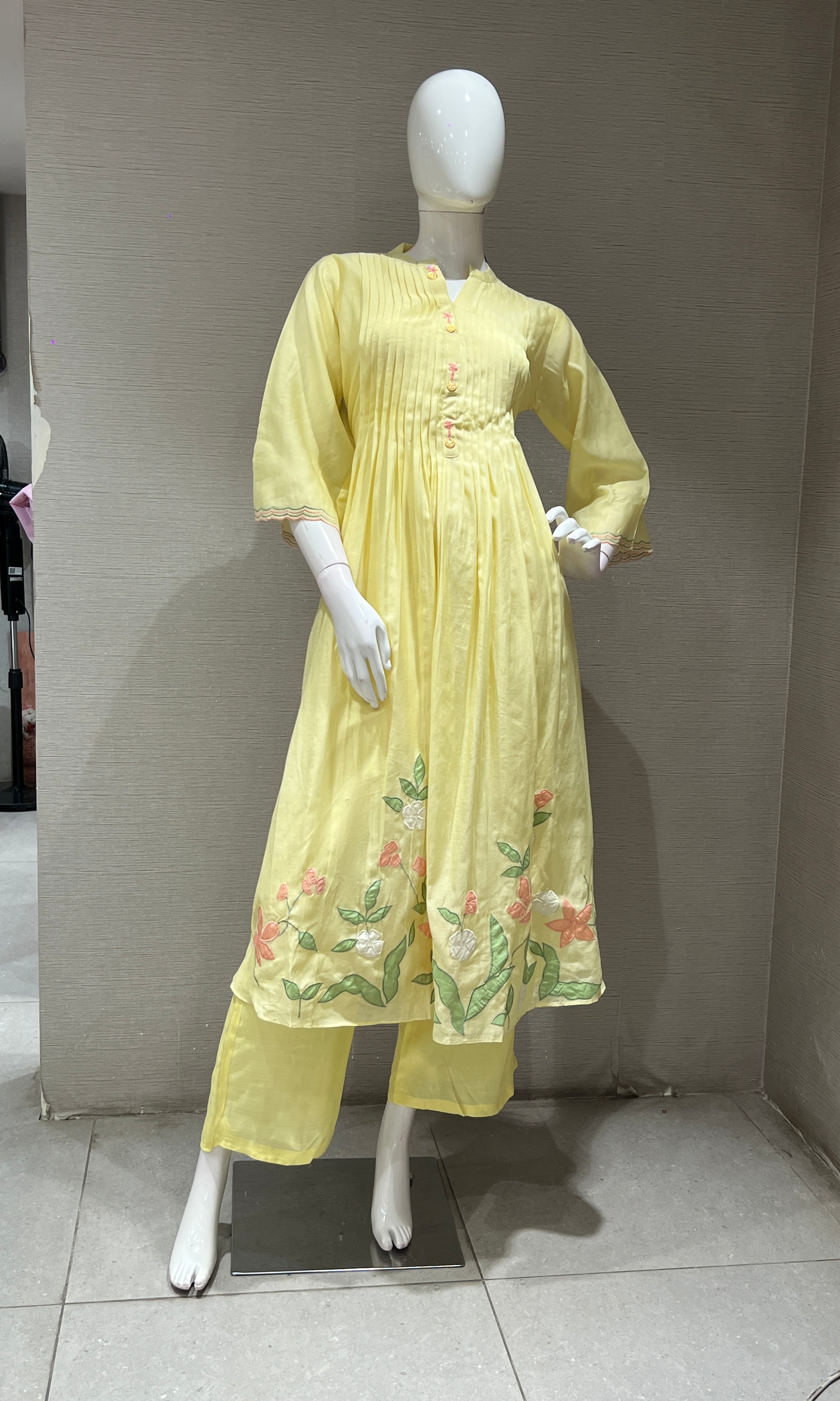 LIGHT yellow FLORAL MUL CHANDERI KURTA SET