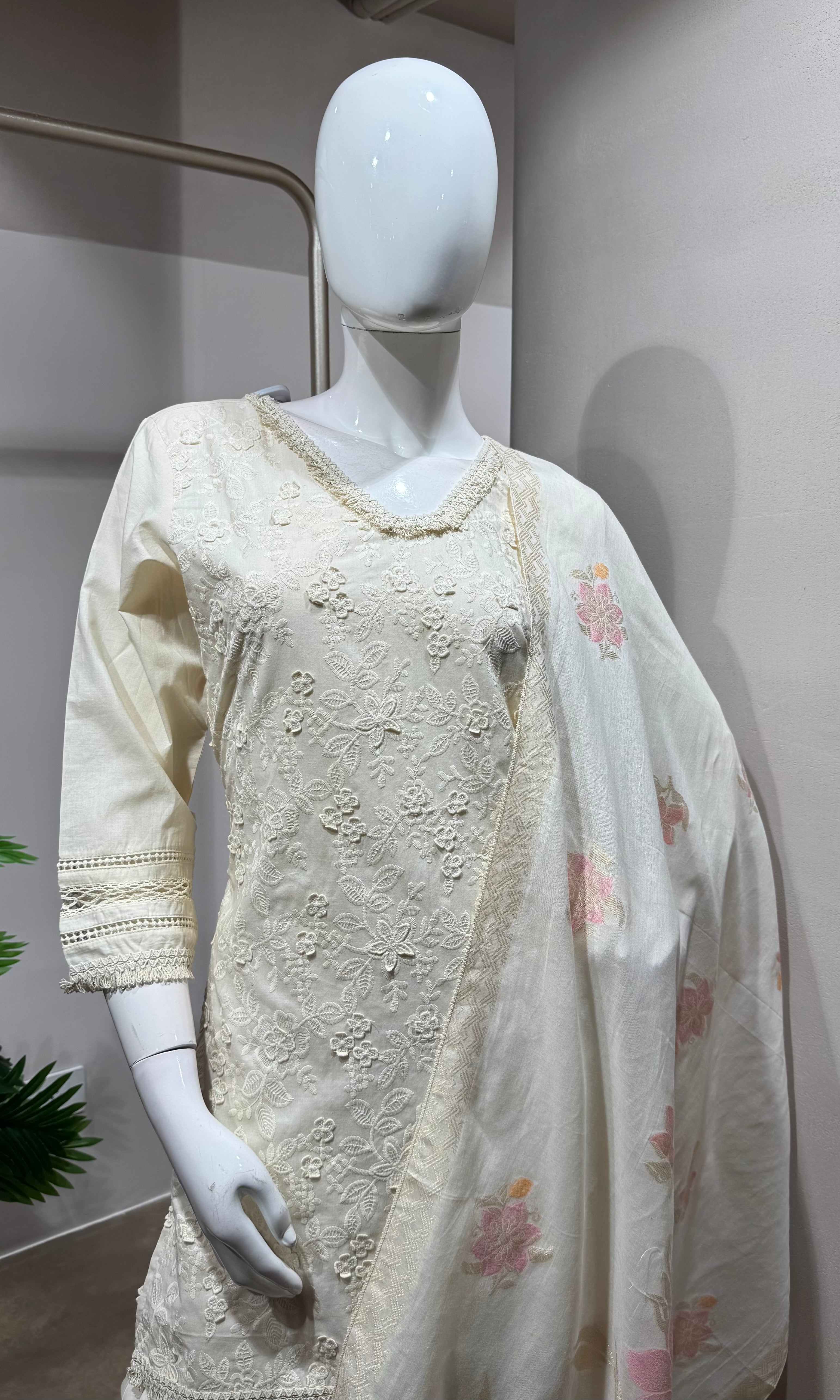 Cream kurta set floral dupatta