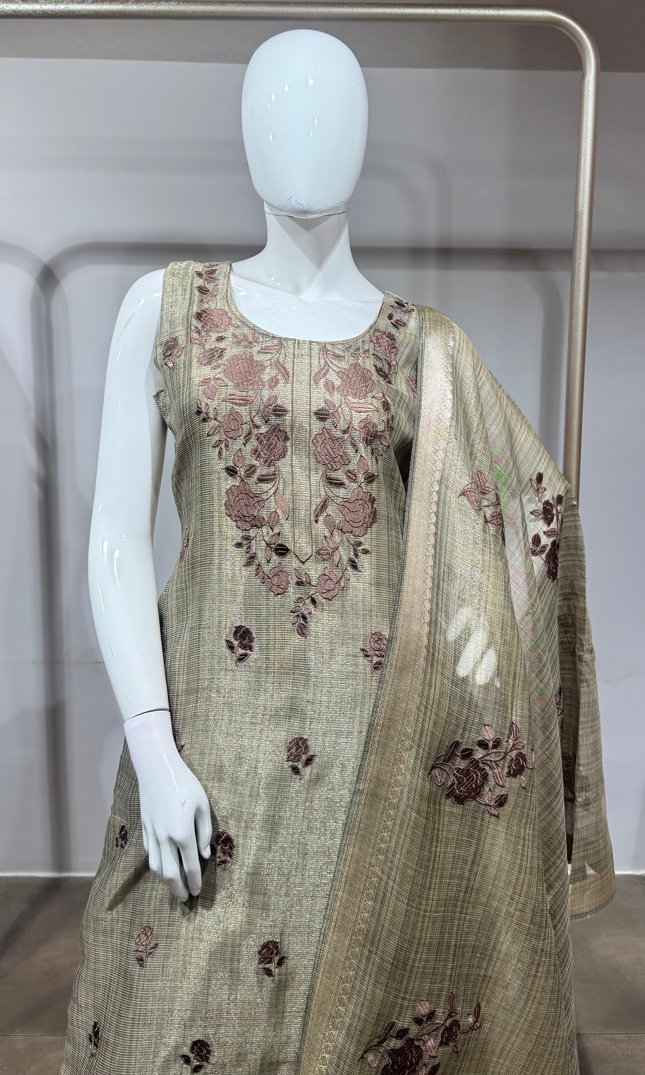 BEAGH FLORAL EMBROIDERED KURTA SET