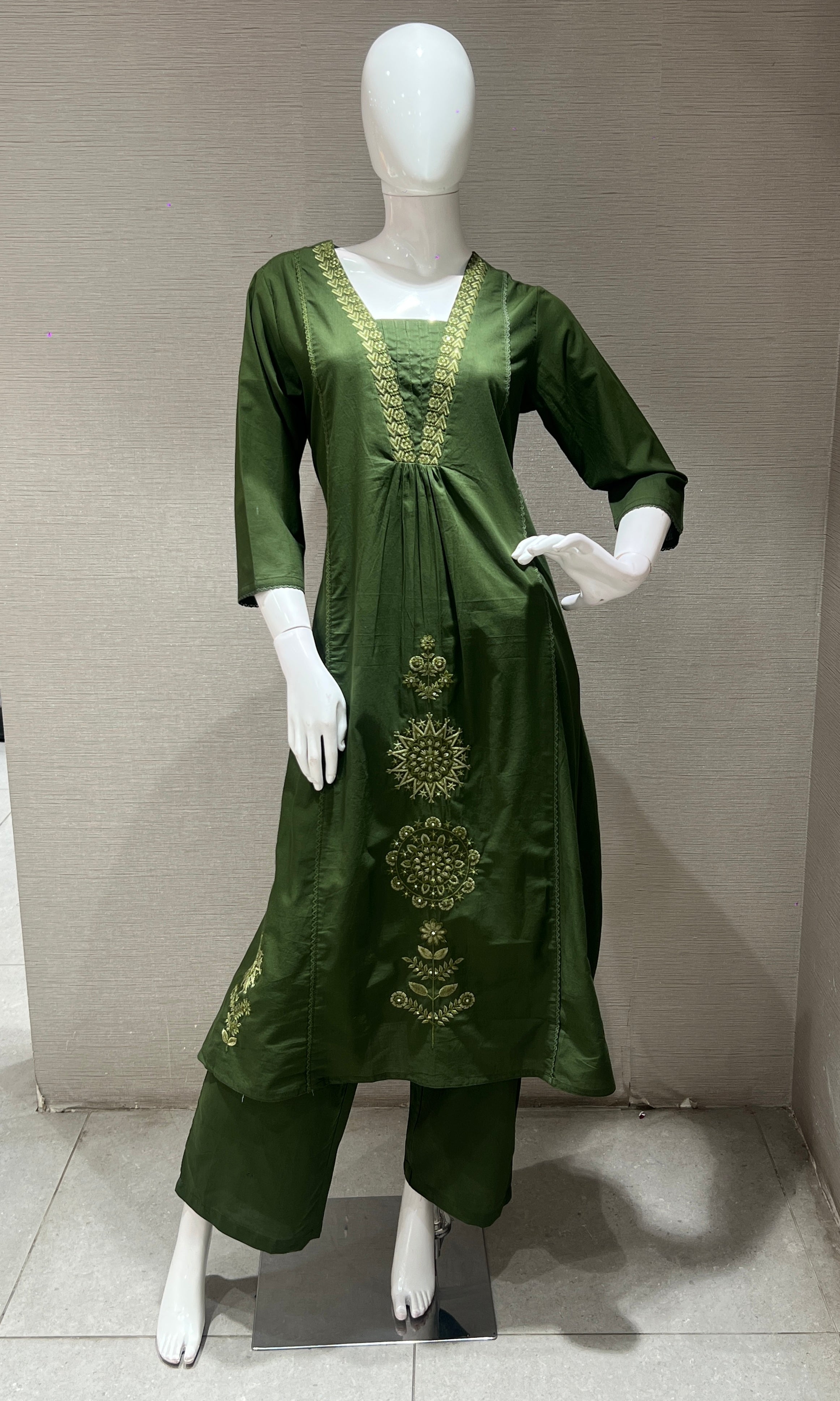 Green EMBROIDERED kurta set WITH DUPATTA