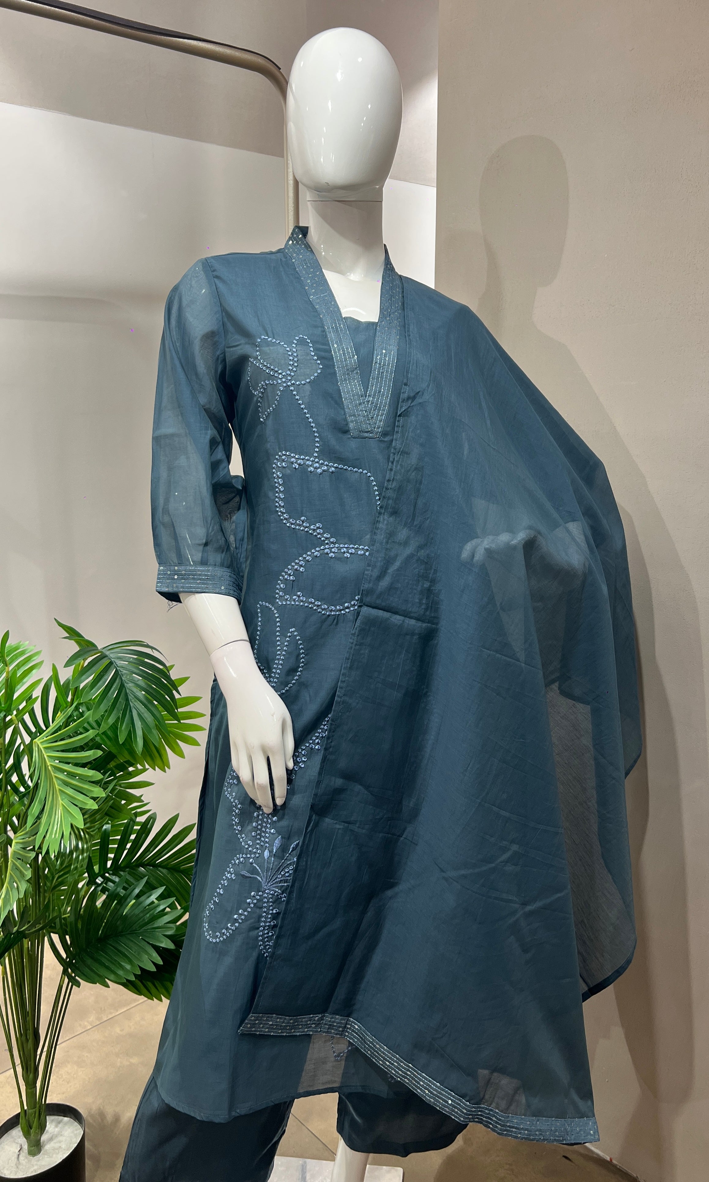 BLUE FLORAL ETHNIC KURTA SET