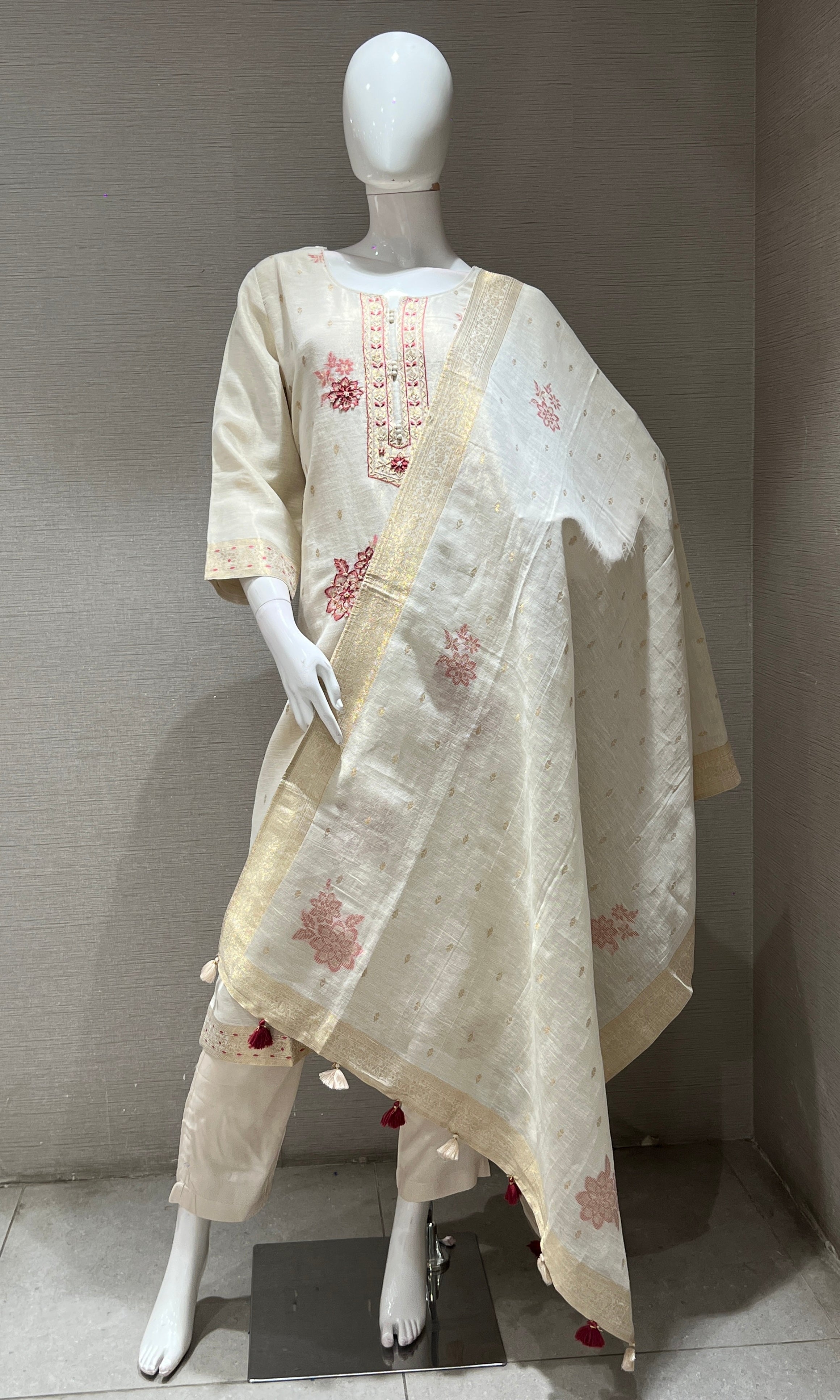 Cream Floral Charm KURTA SET