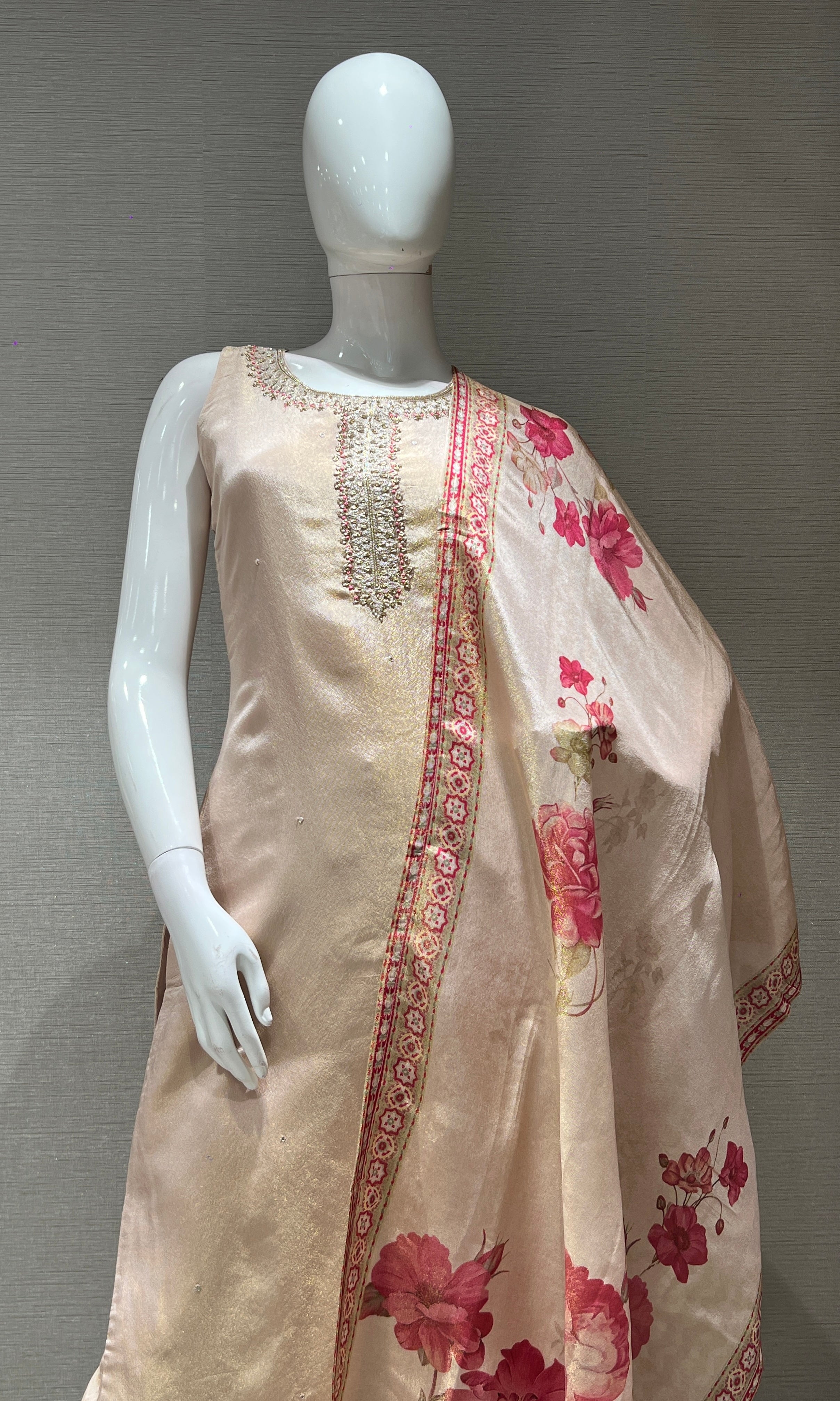 BEAGH KURTA SET WITH FLORAL DUPATTA