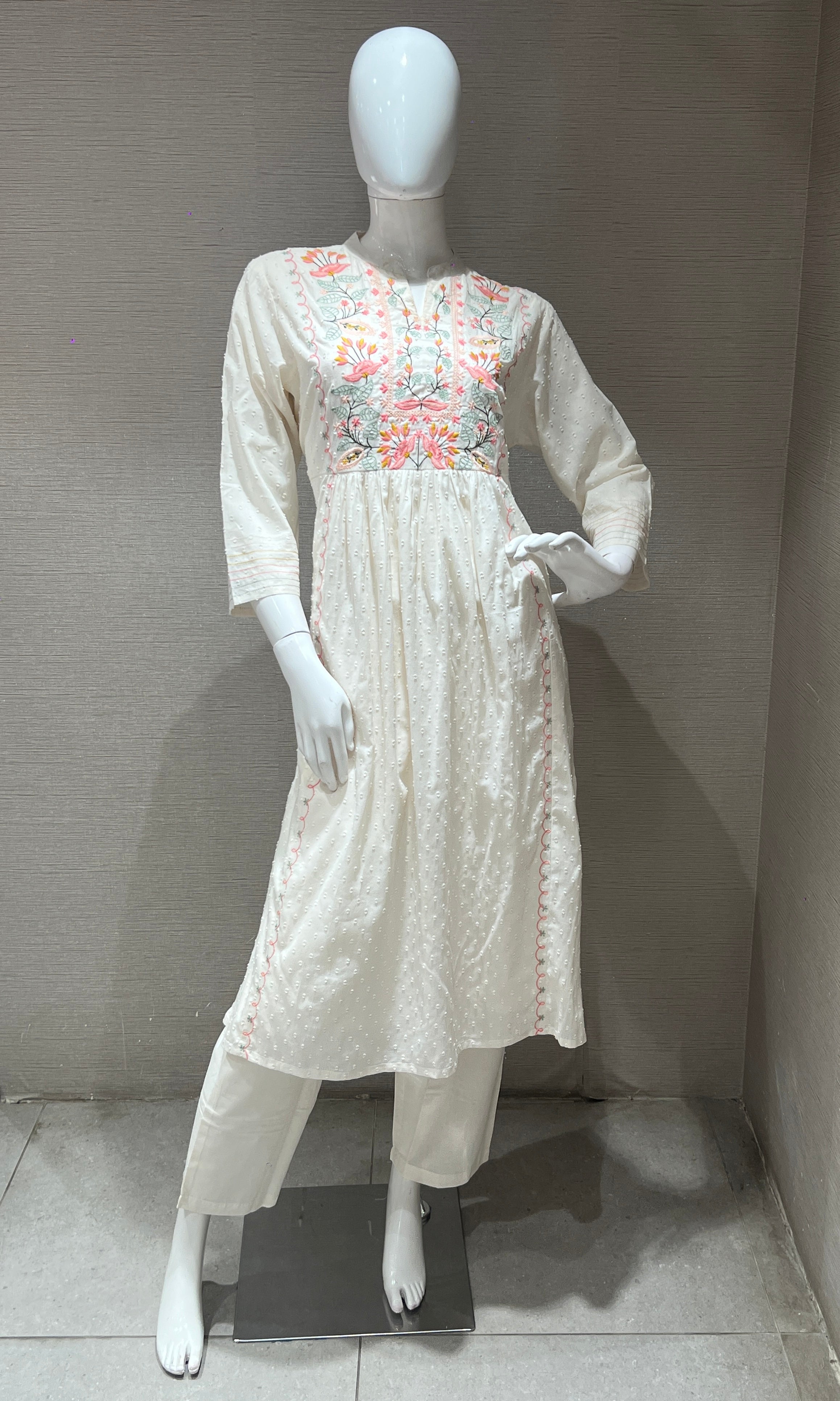 Cream mul Chanderi Anarkali kurta set