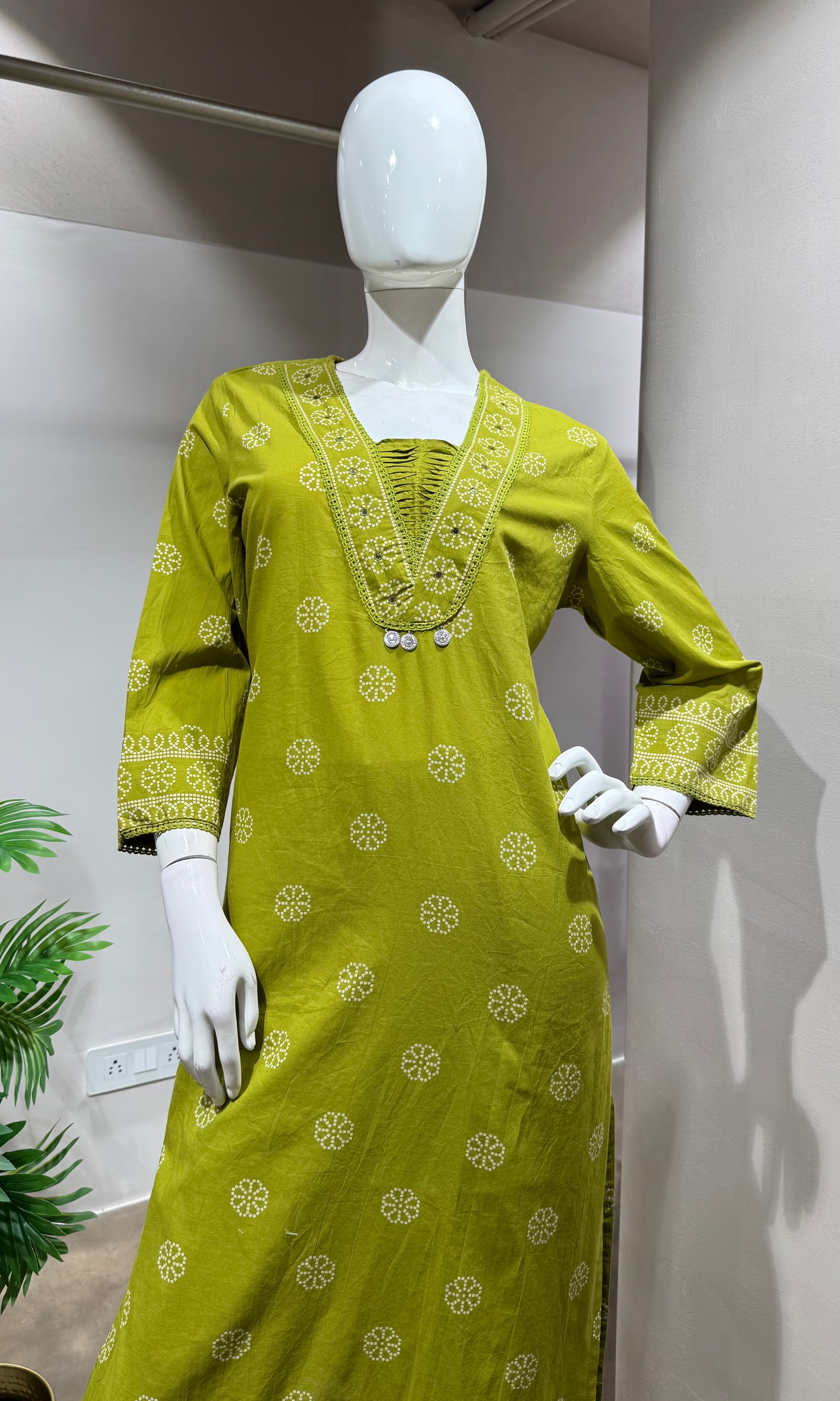 GREEN PRINTED EMBROIDERED KURTA SET