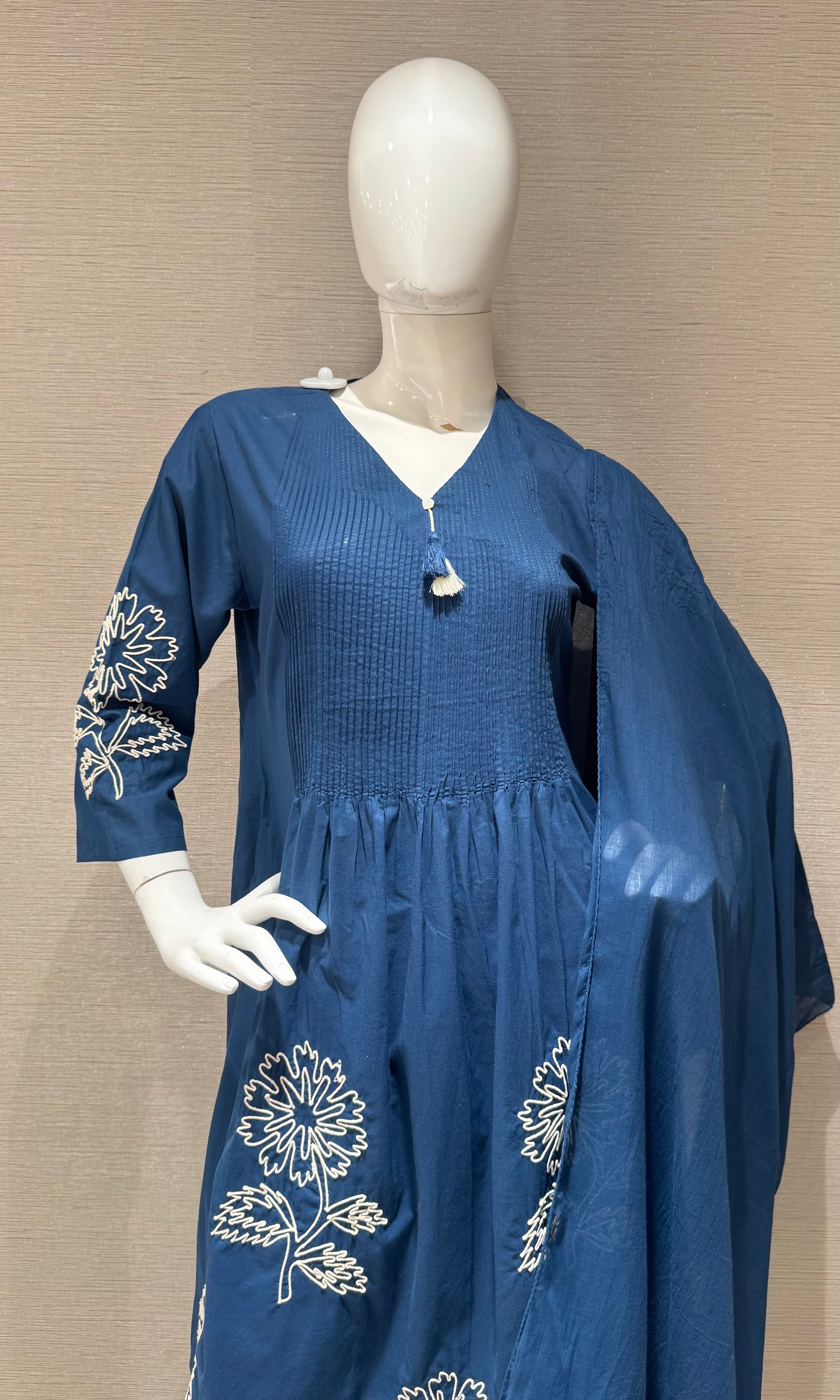 Blue white floral thread embroidery Kurta set