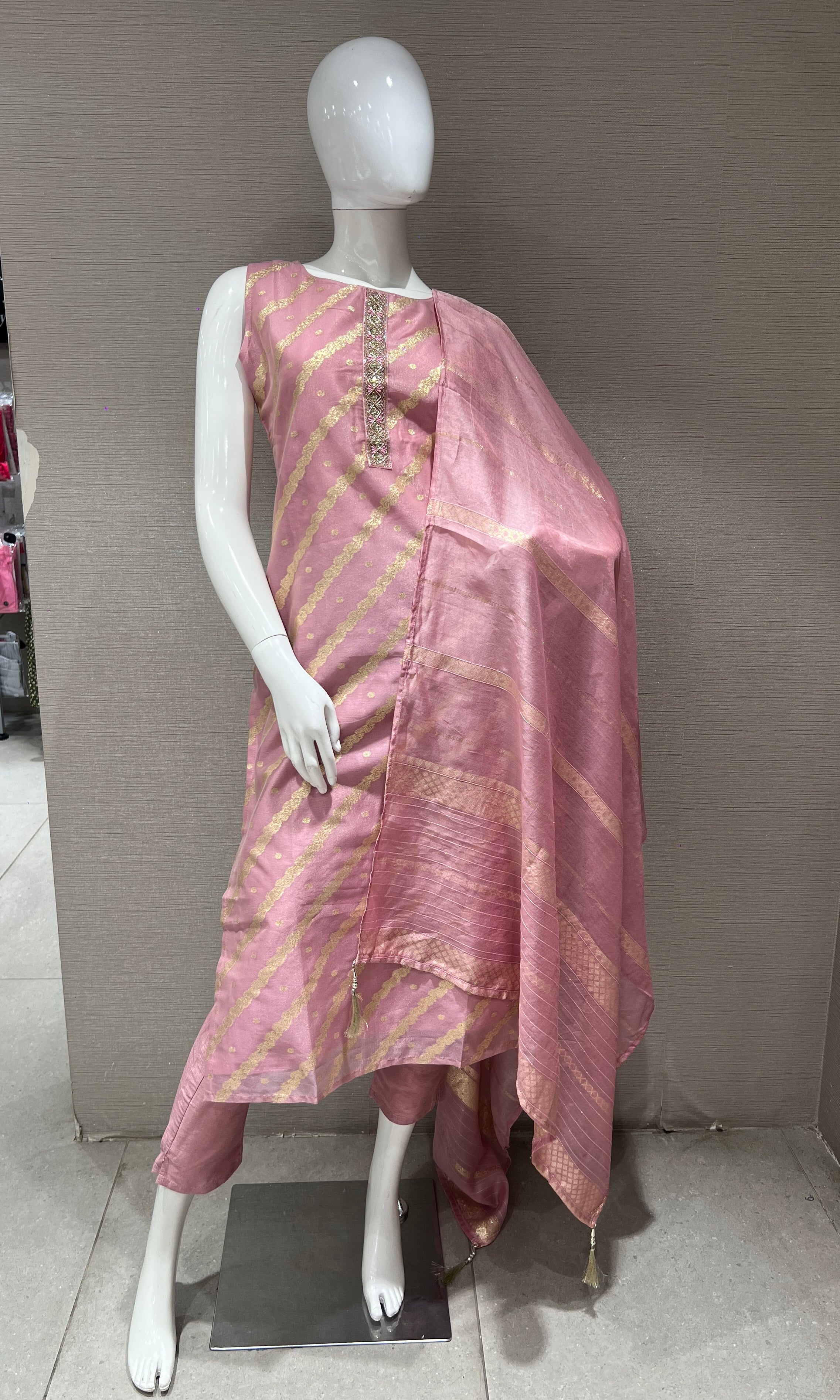 Onion pink kurta set