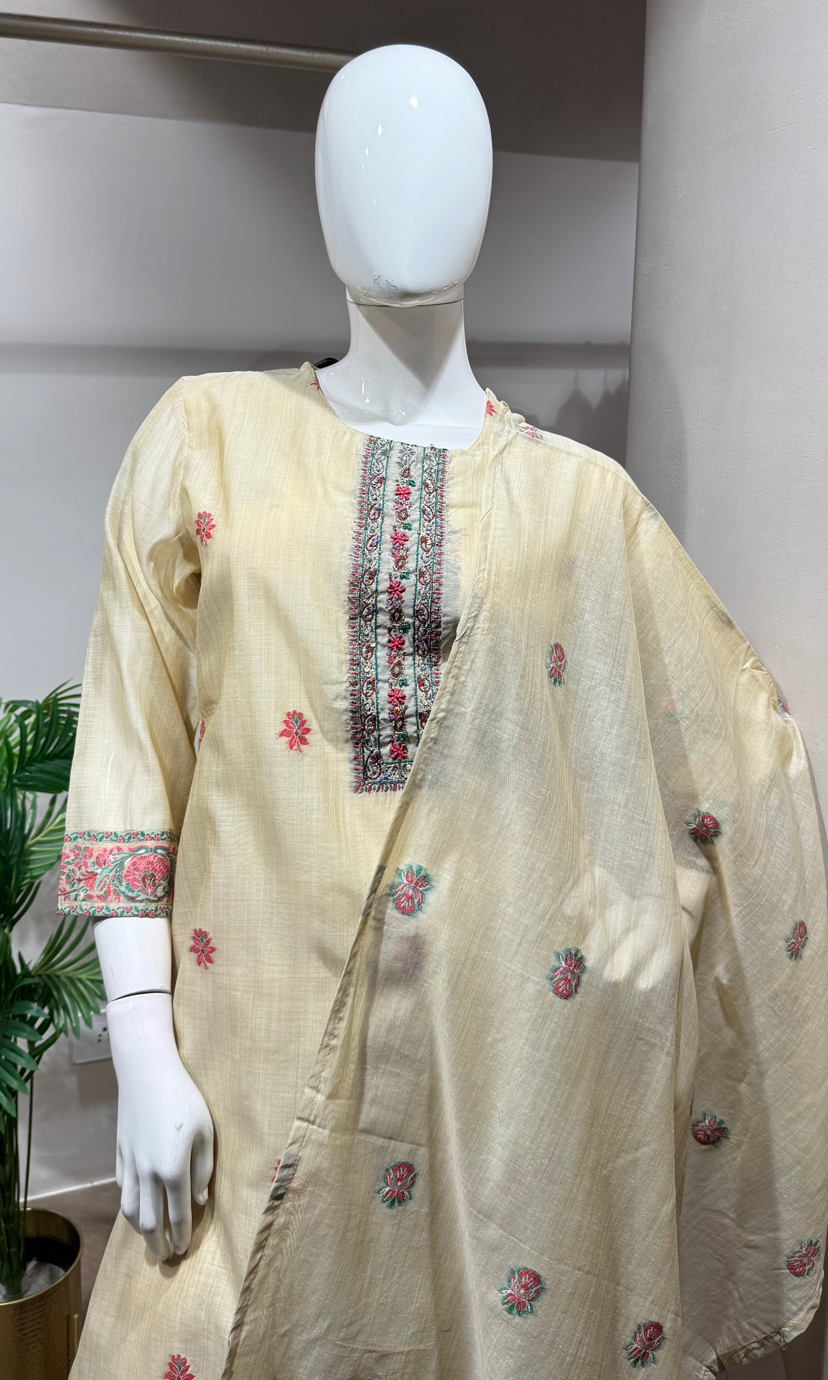 BEIGE Classic Cream Floral kurta set