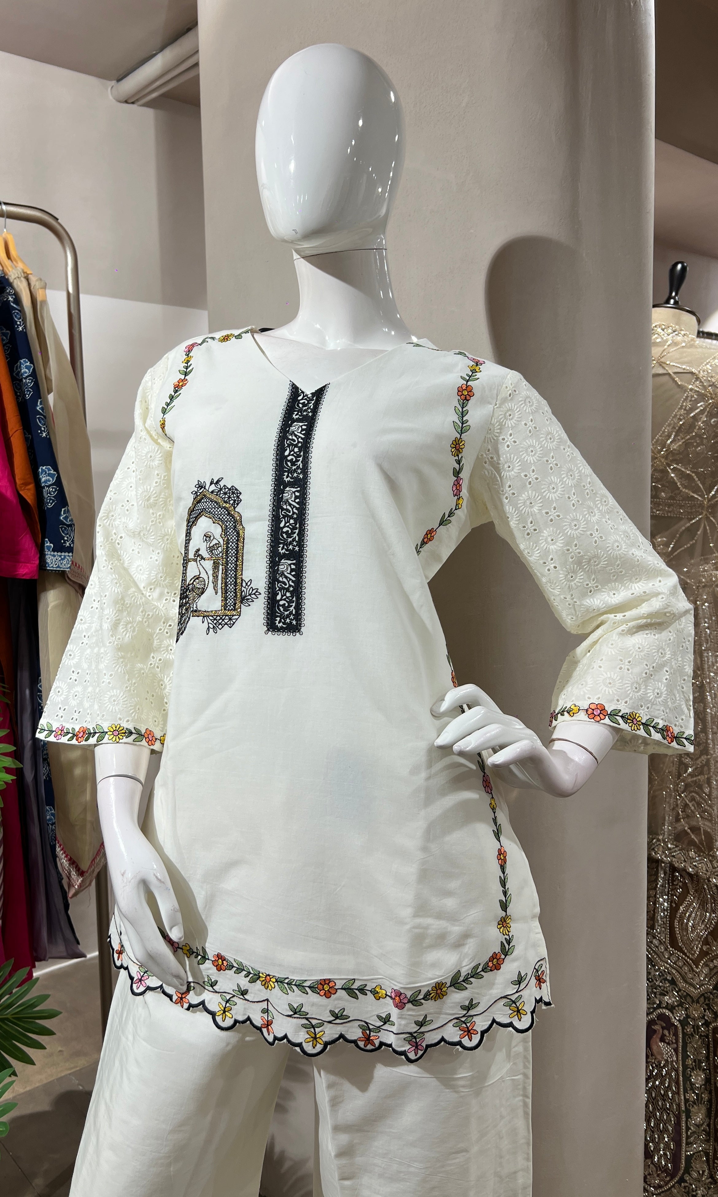 WHITE ETHNIC CORD SET