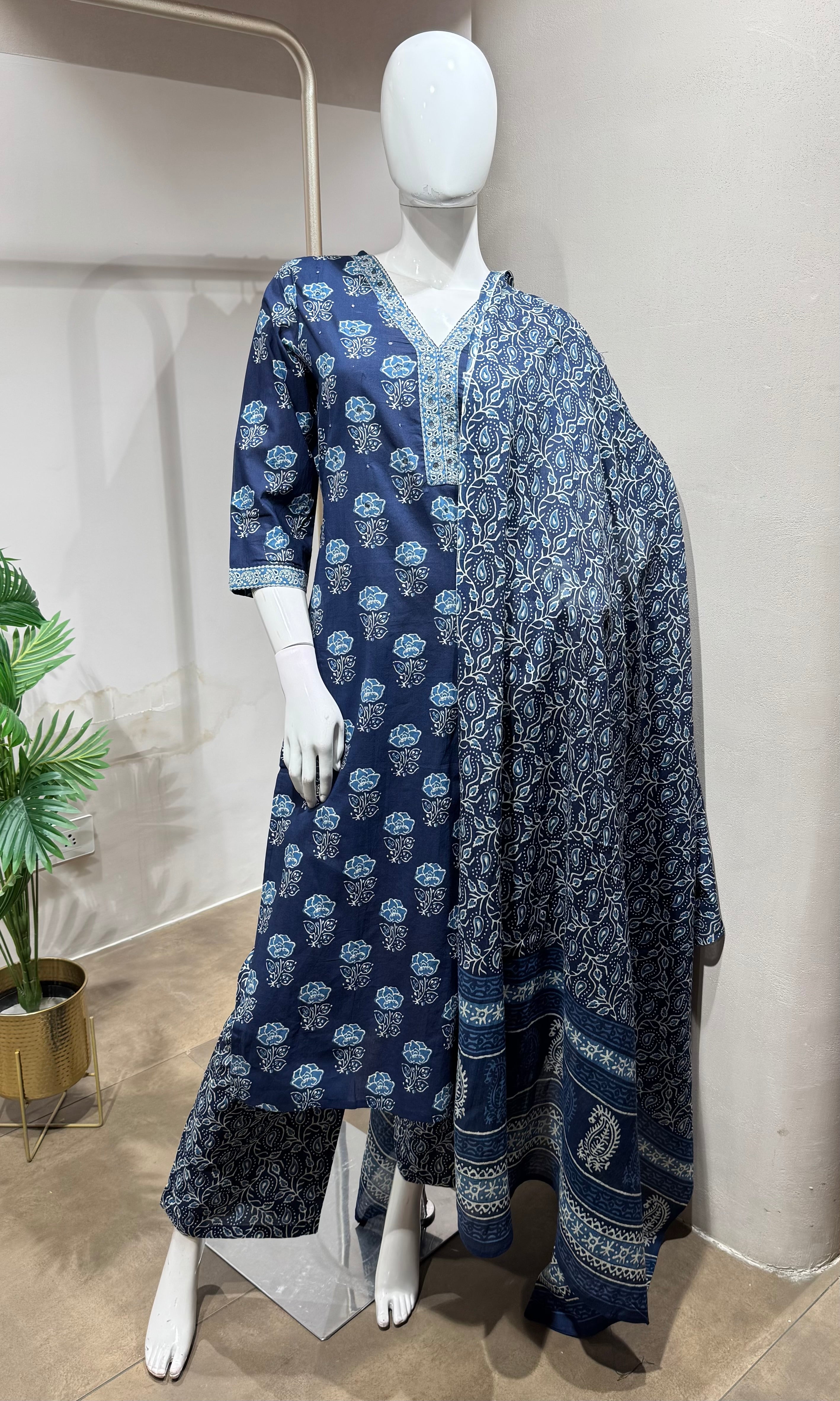 Blue Floral Motif Kurta Set
