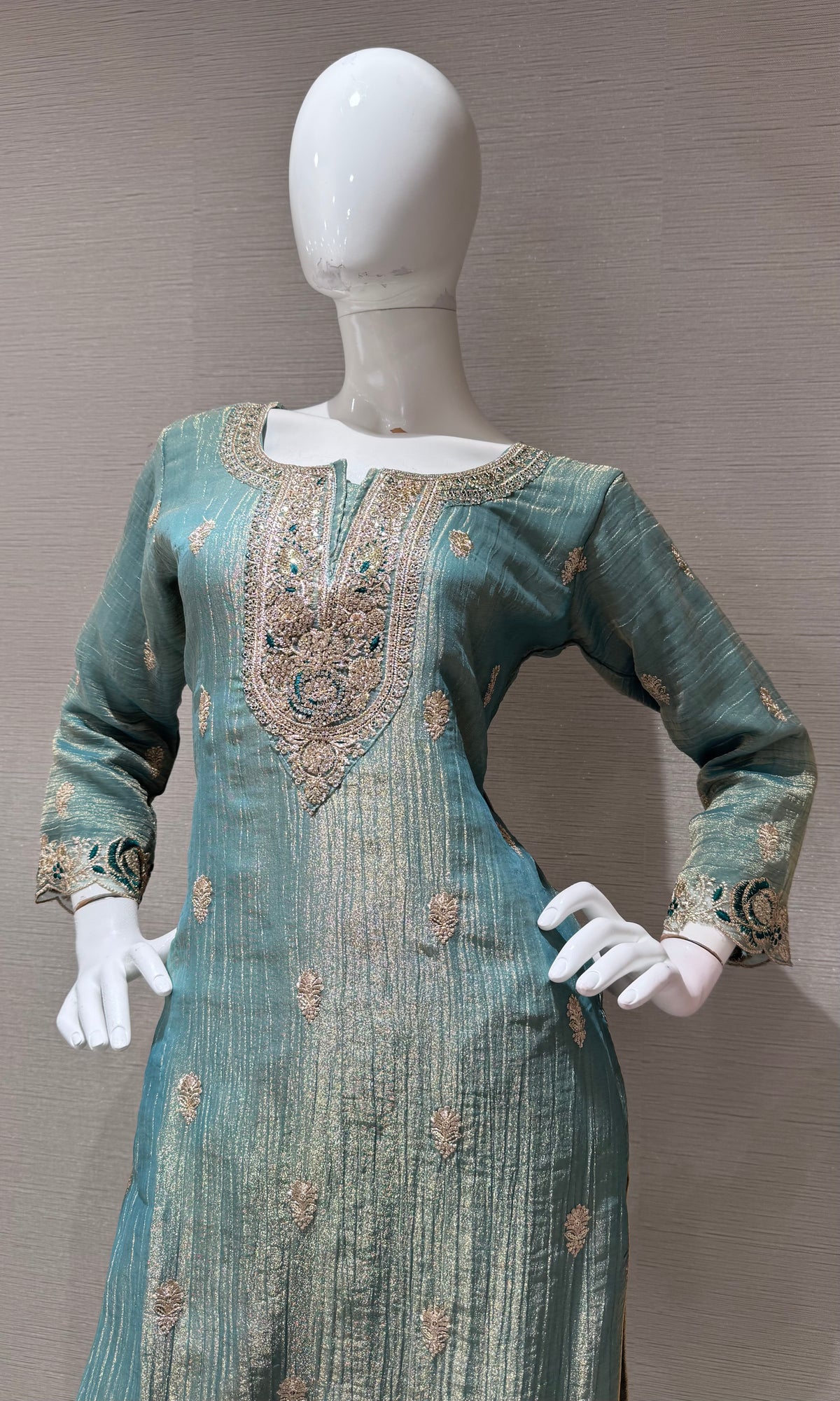 Green Tissue silk Ethnic Kurta Set with Zari dupatta