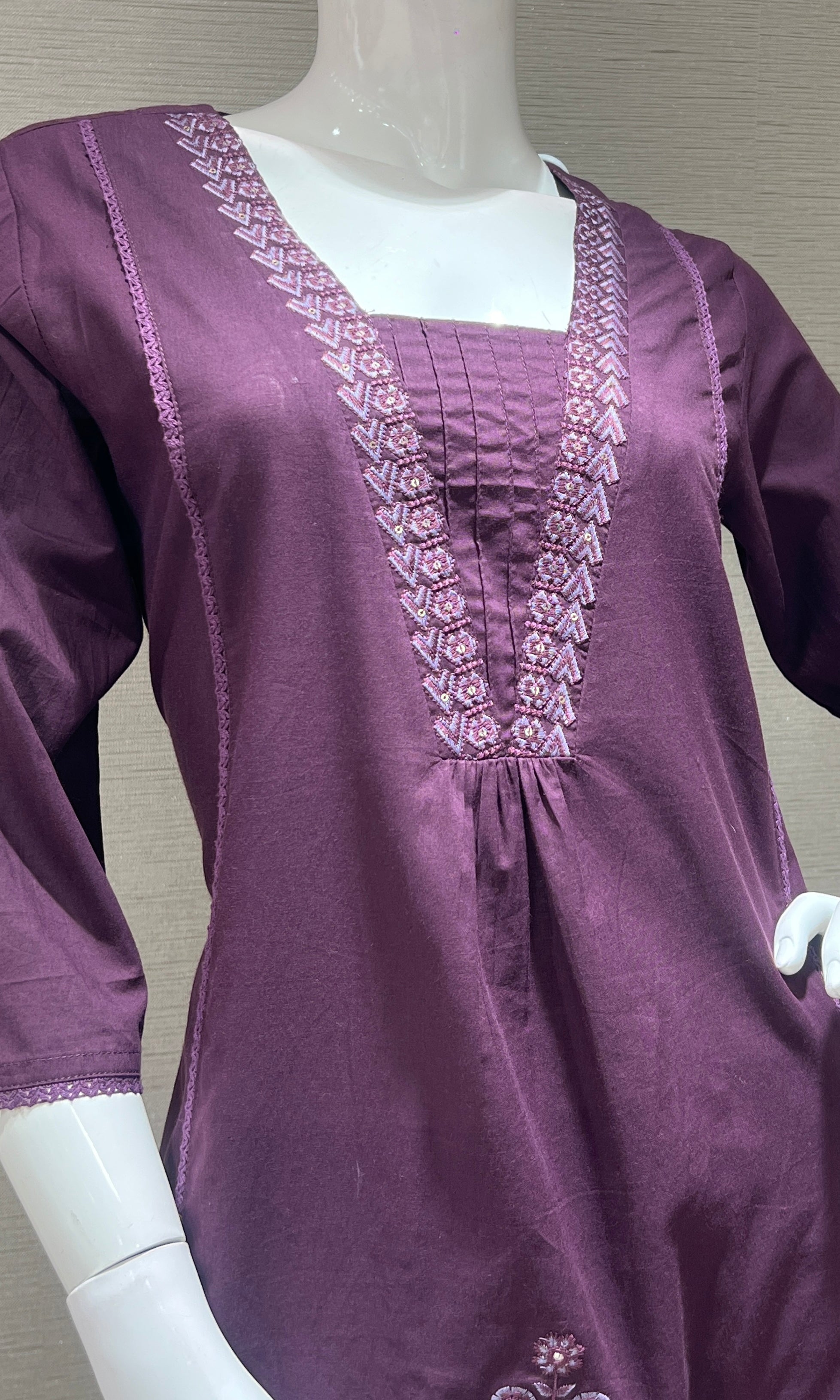 BARGANDI embroidered kurta set with dupatta