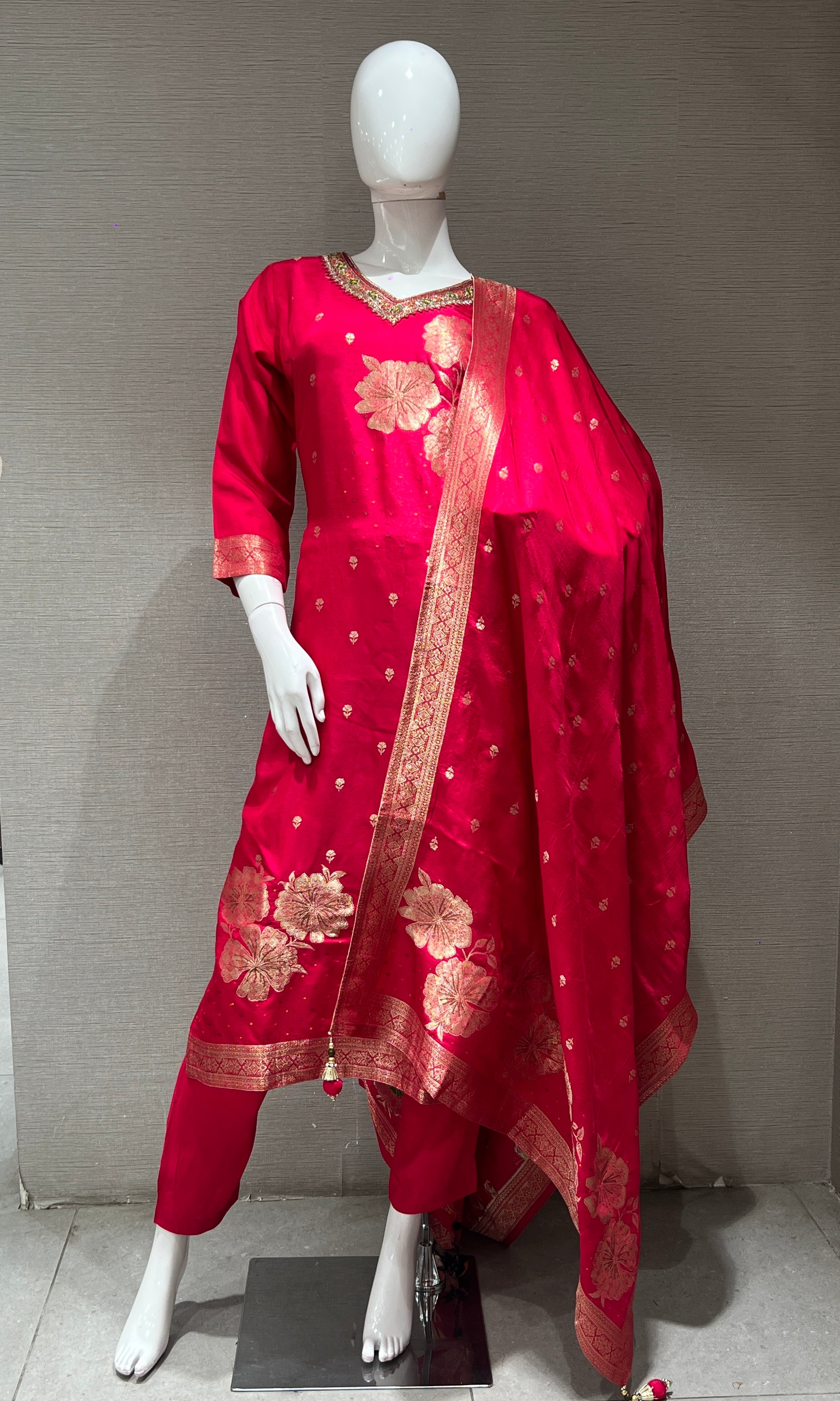 RANI PINK GOLDEN FLORAL KURTA SET