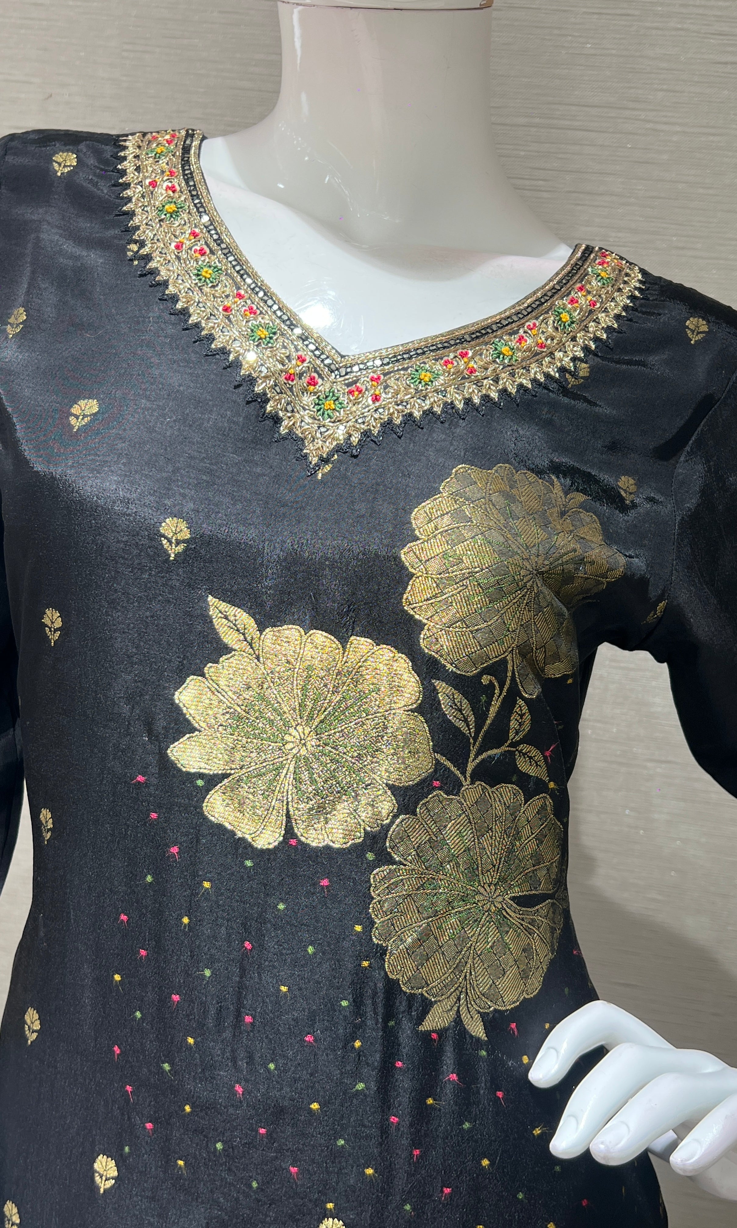 BLACK GOLDEN FLORAL KURTA SET