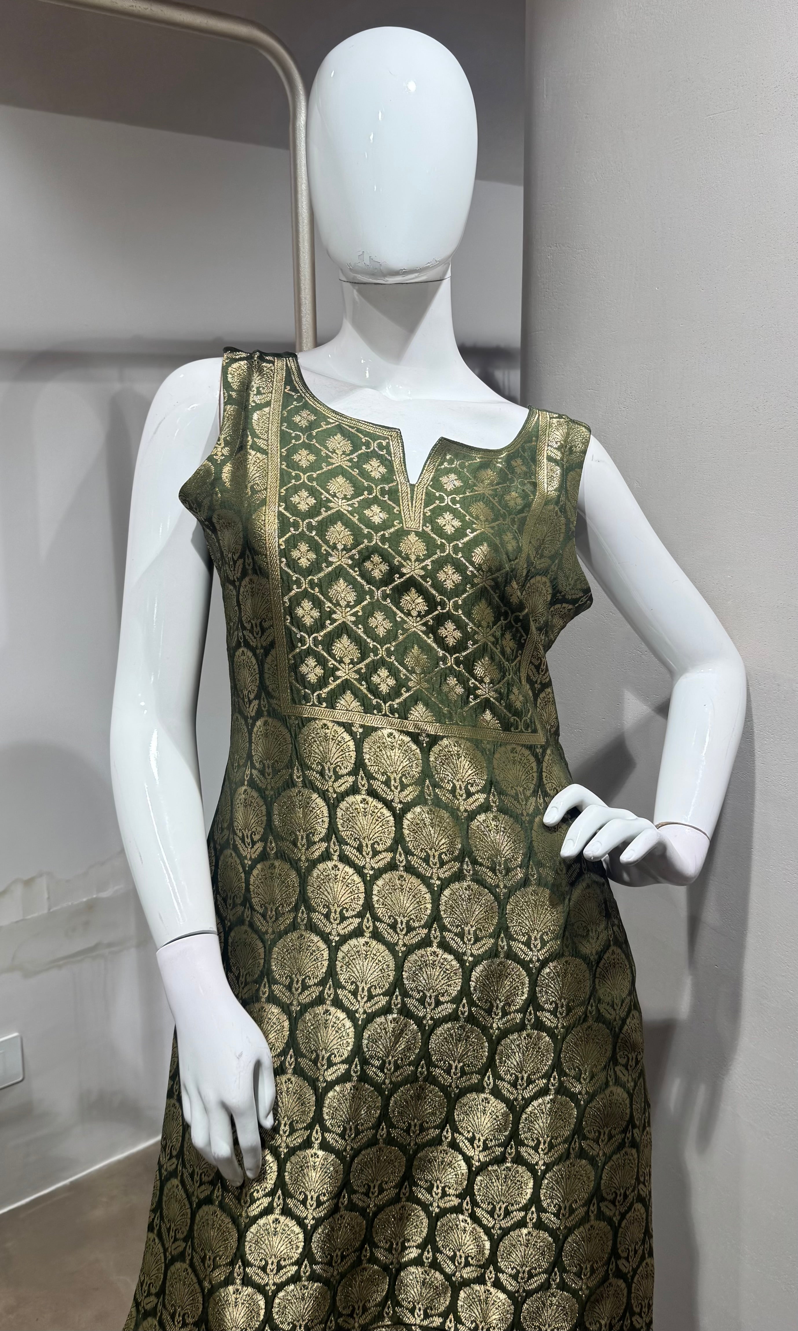 Green golden banarasi kurta set