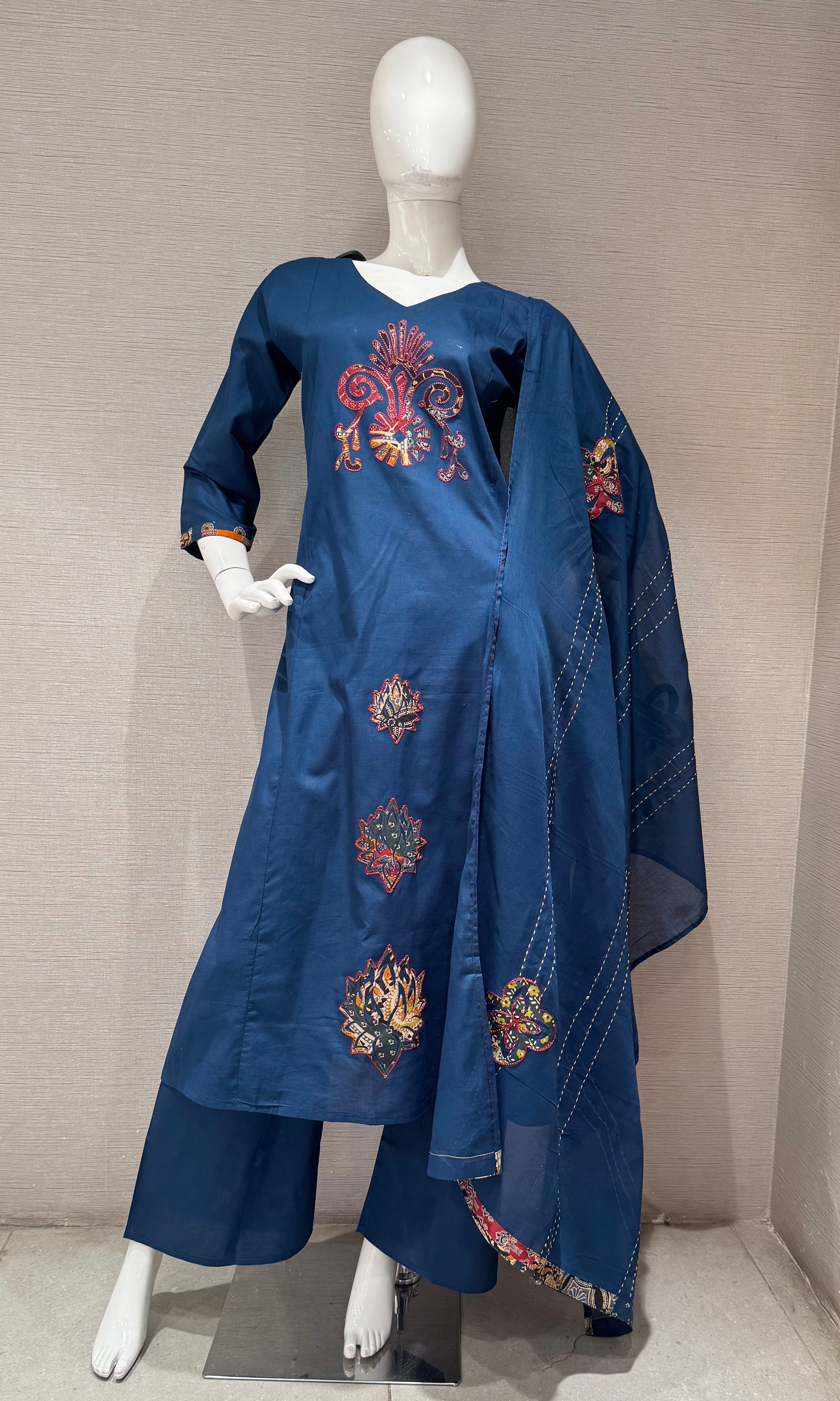 Navy blue Floral Salwar Kameez Set