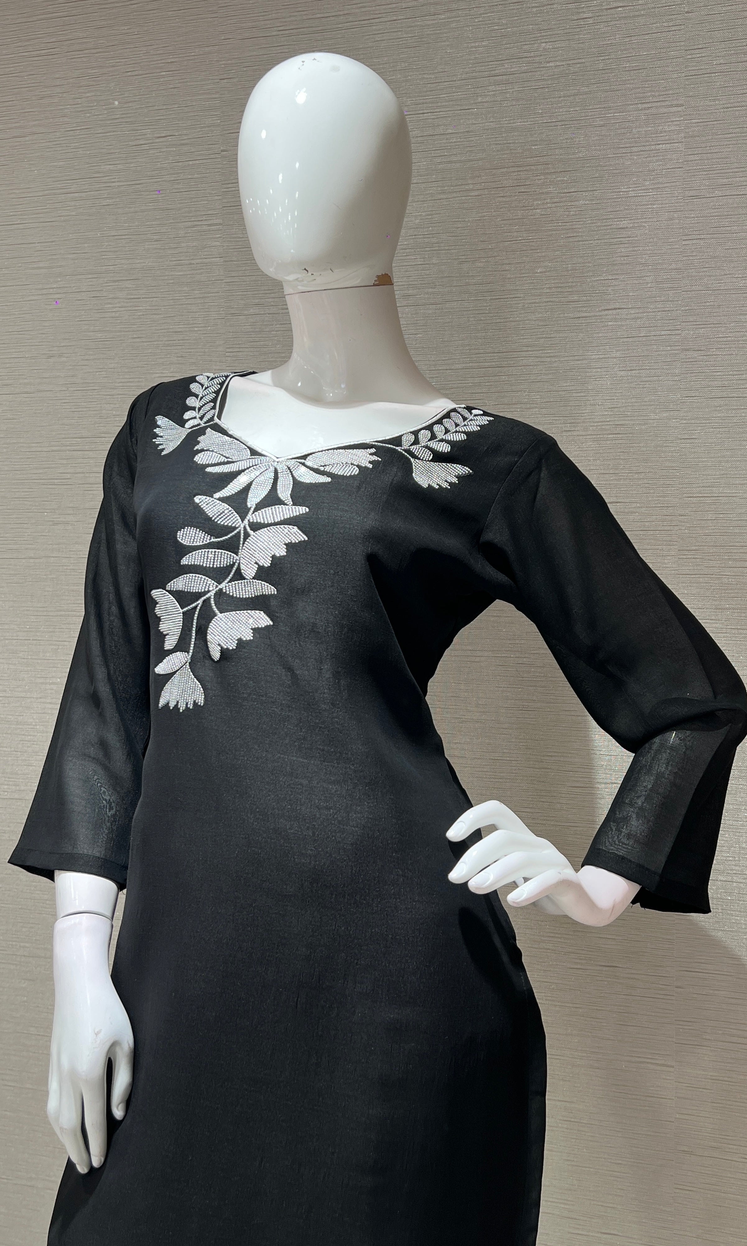 BLACK FLORAL PRINTED KURTA SET