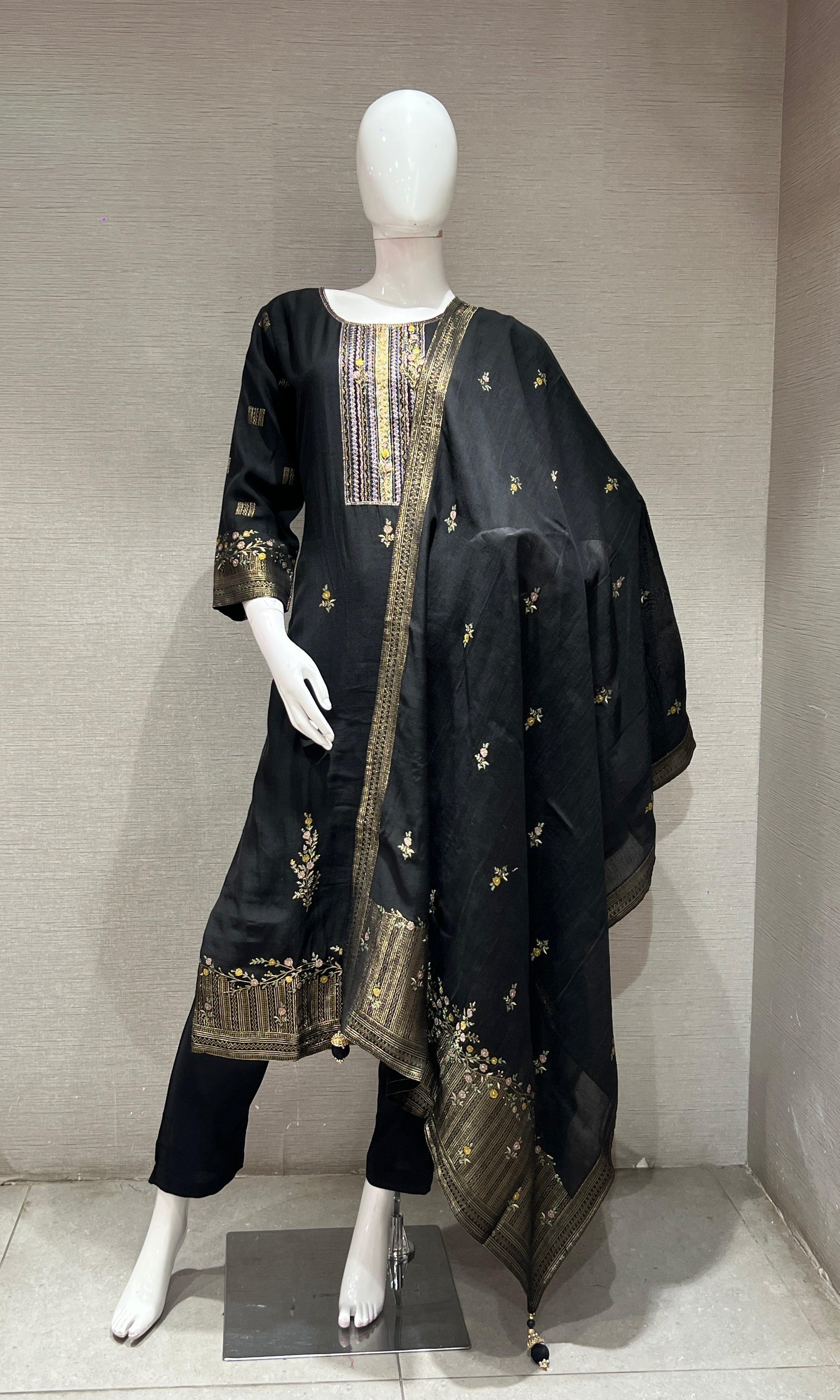 BLACK EMBROIDERED KURTA SET WITH DUPATTA