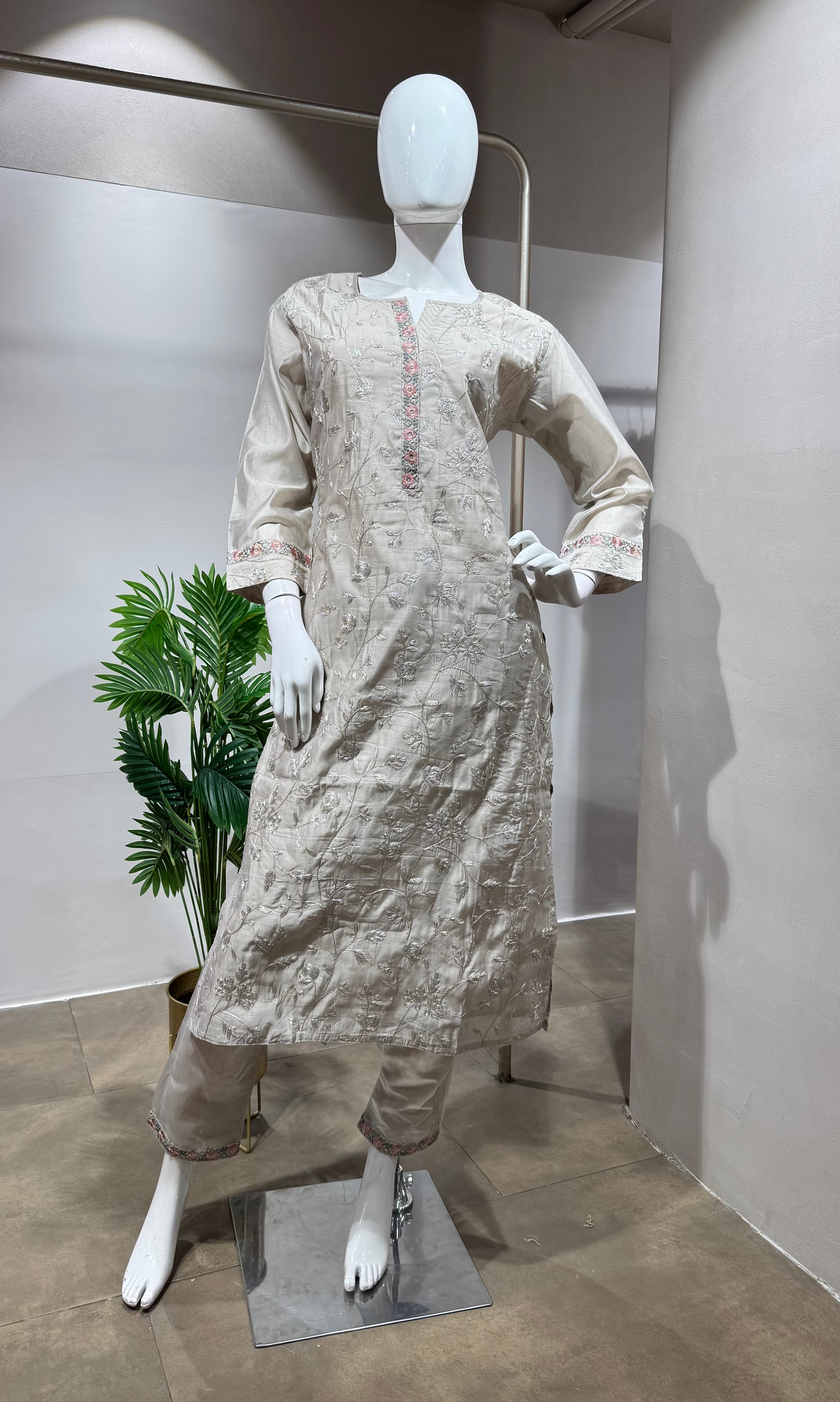 BEIGE FLORAL EMBROIDERY KURTA SET