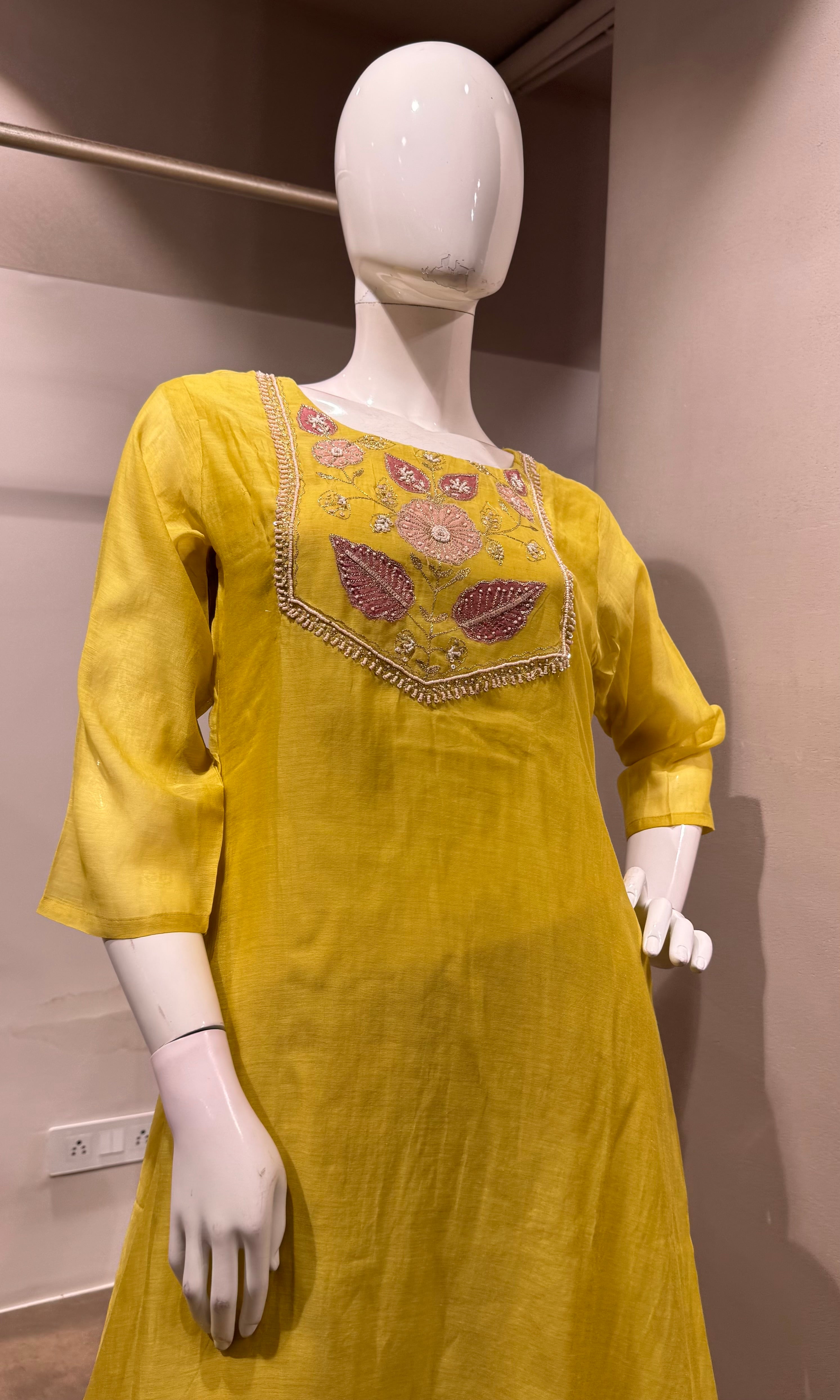 Liril Elegance Floral Embroidered Kurta Set