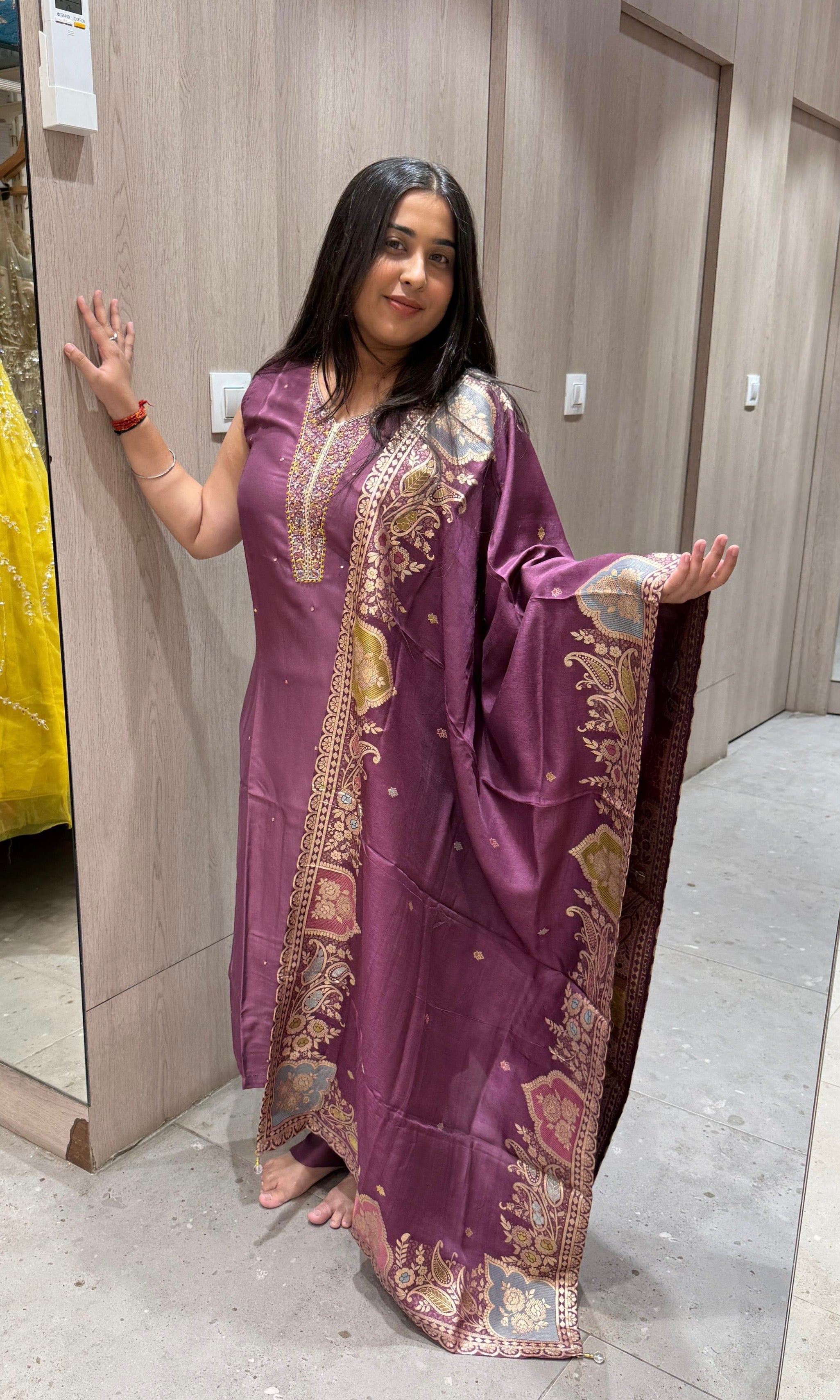 Bargandi embroidered Kurta set with Dupatta