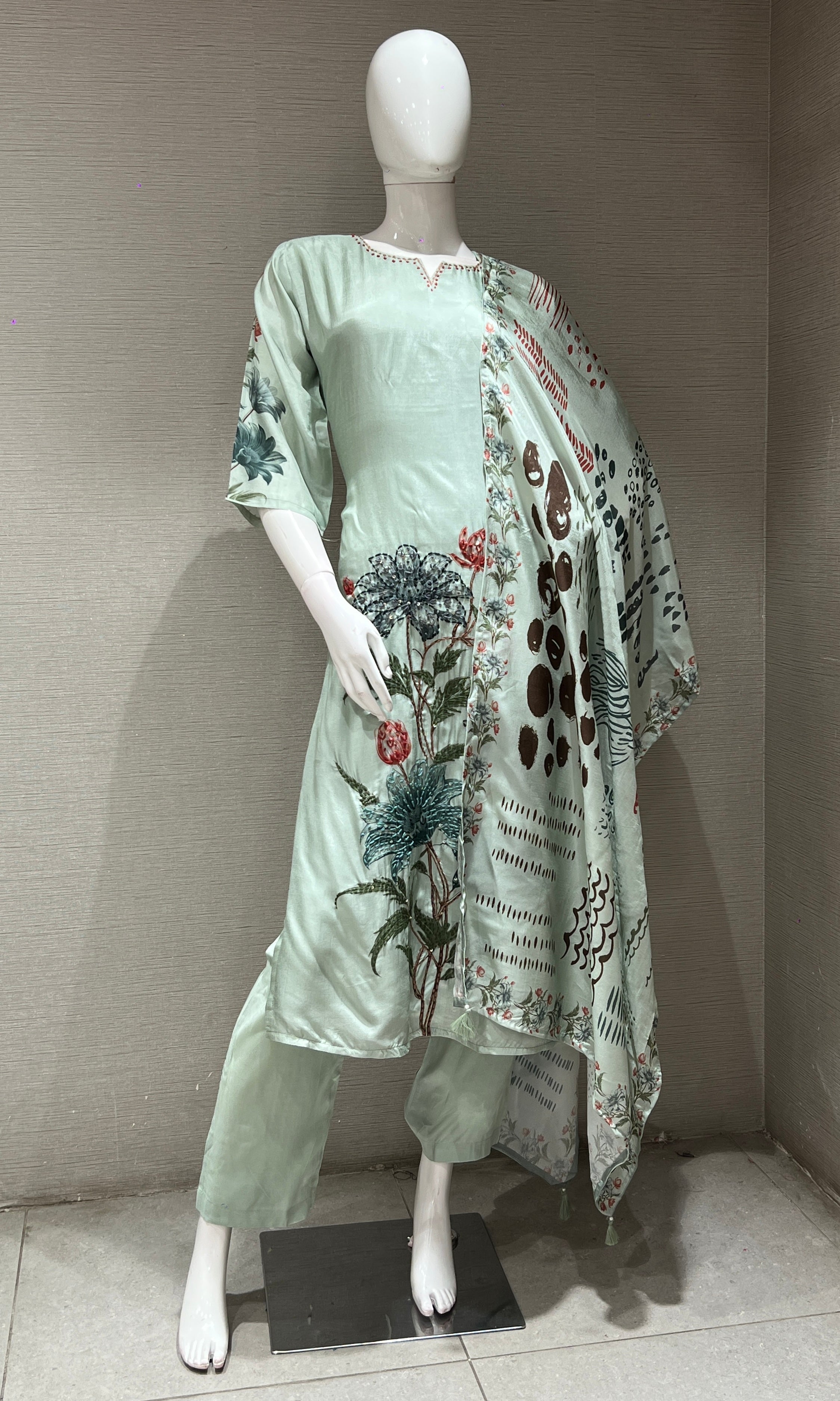 Green FLORAL PRINT EMBROIDERED KURTA SET