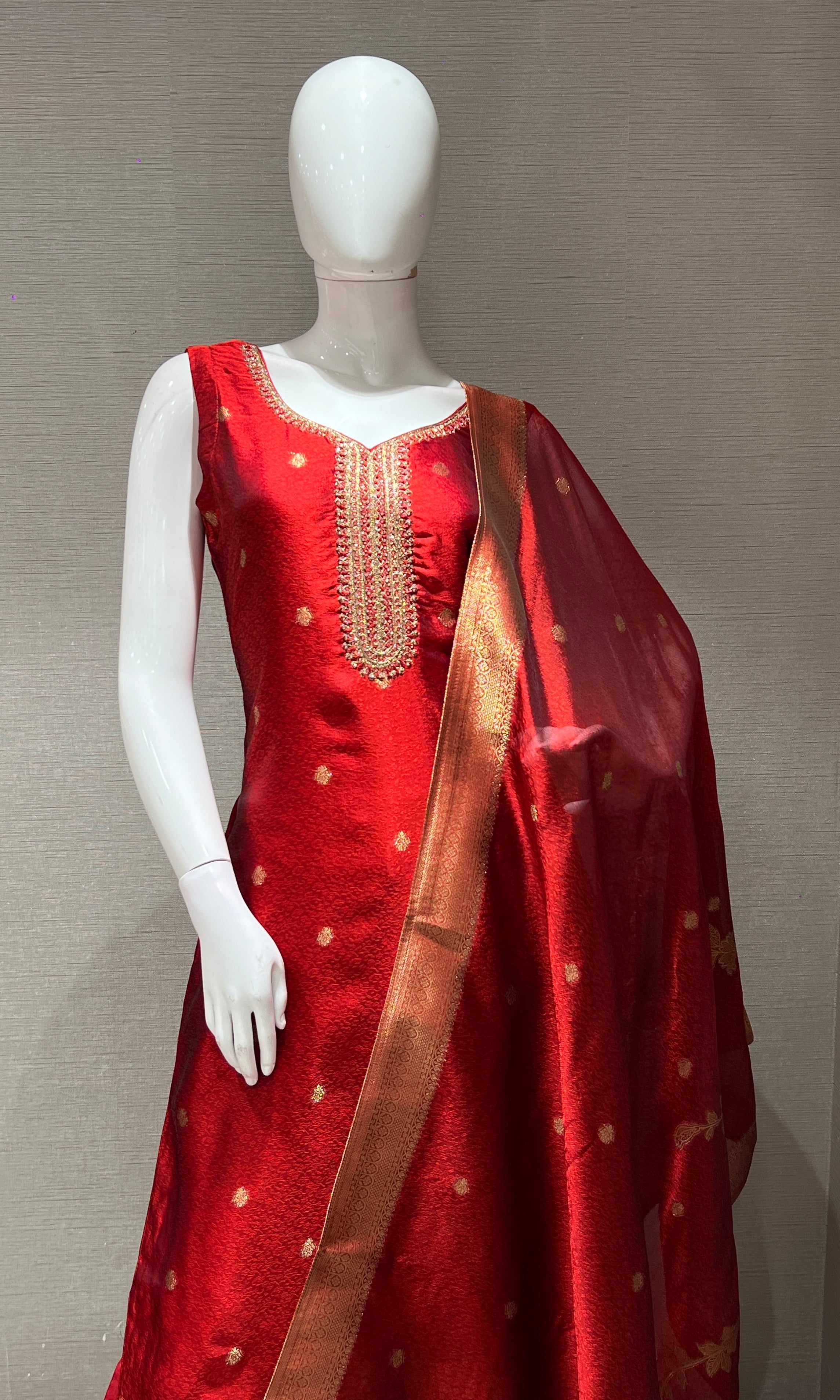 MAROON GOLDEN EMBROIDERED KURTA SET