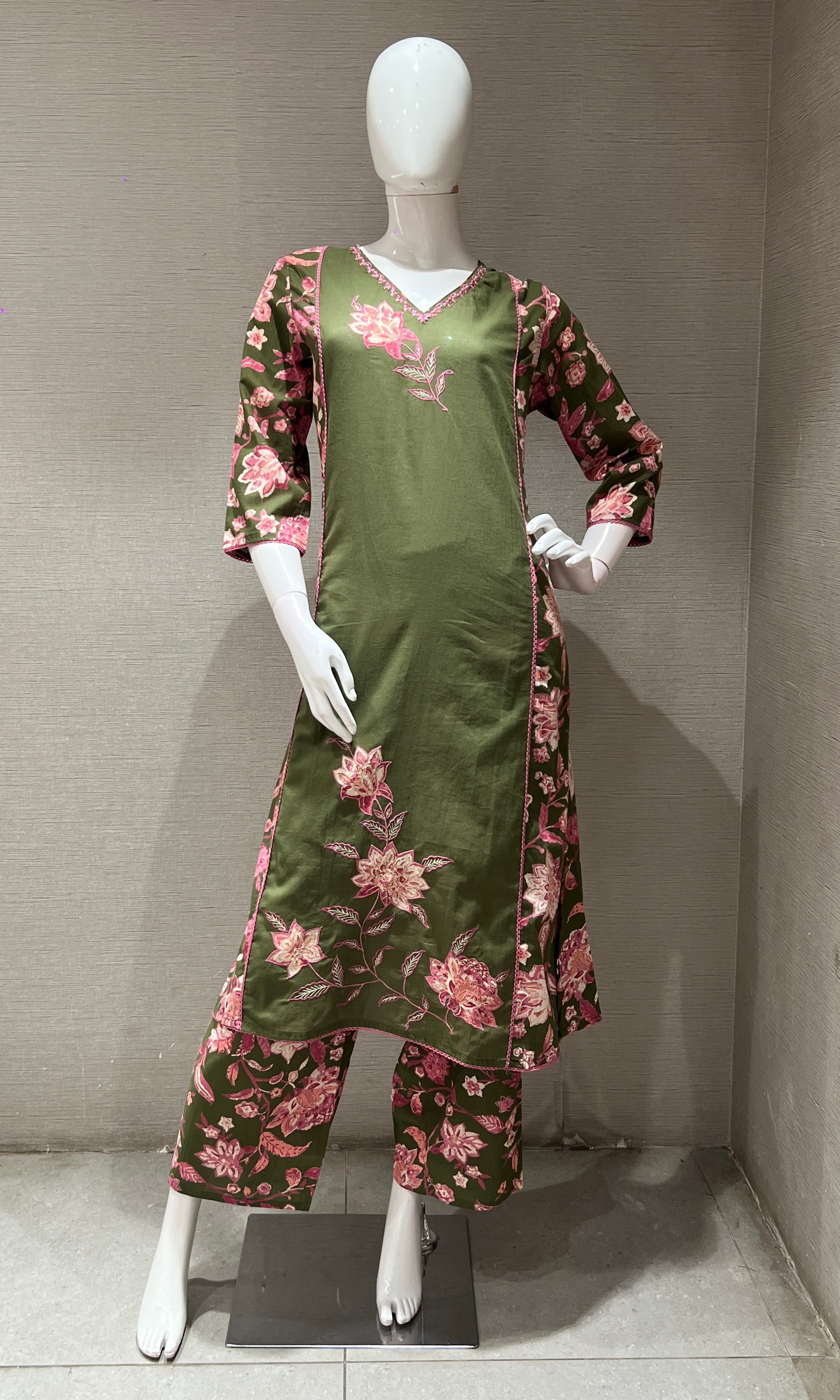 MEHANDI GREEN FLORAL PRINTED KURTA SET