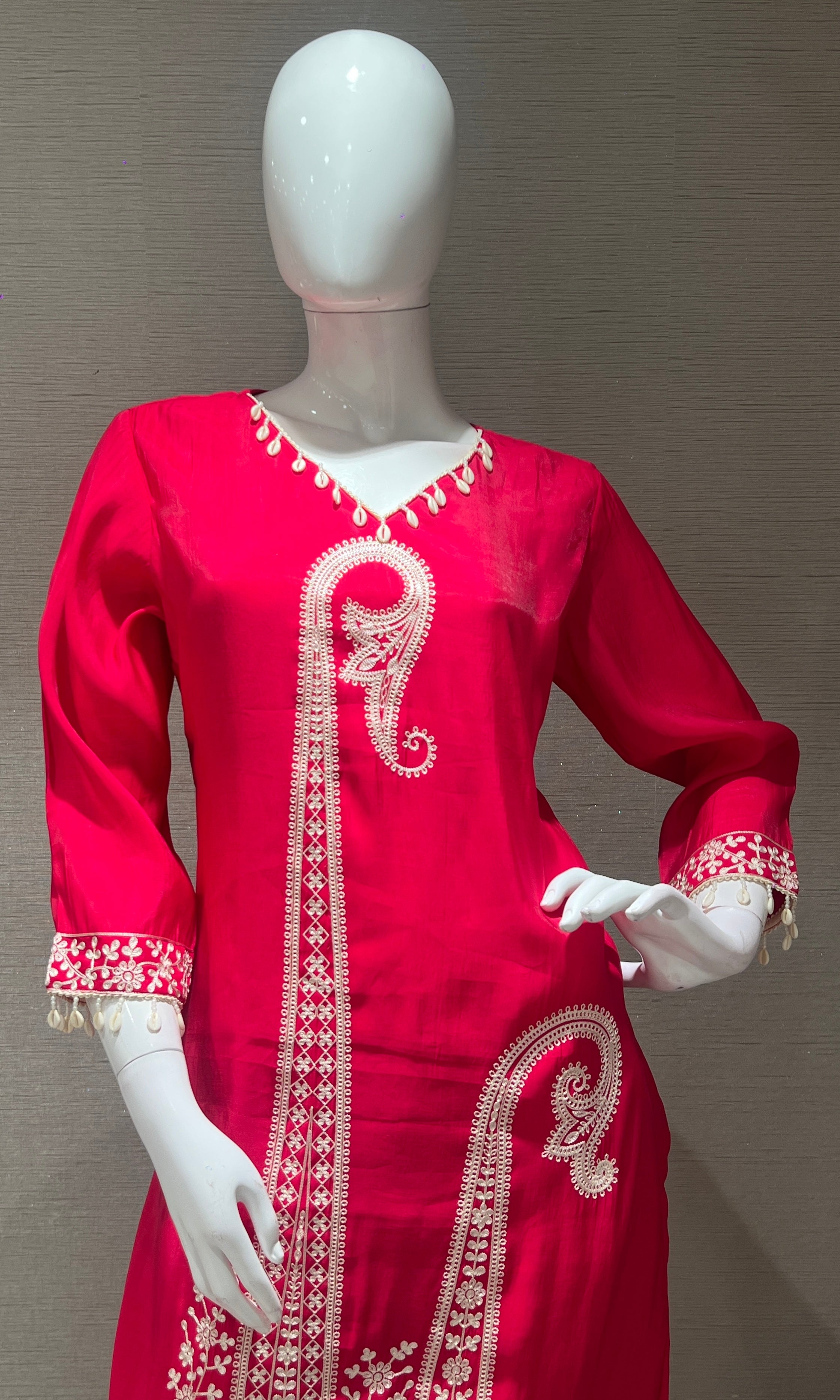 Rani pink Thread Embroidery Kurta Set