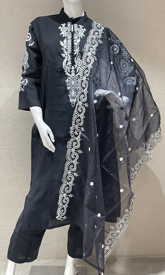 ♠️Black kurta set with thread work and long dupatta♠️