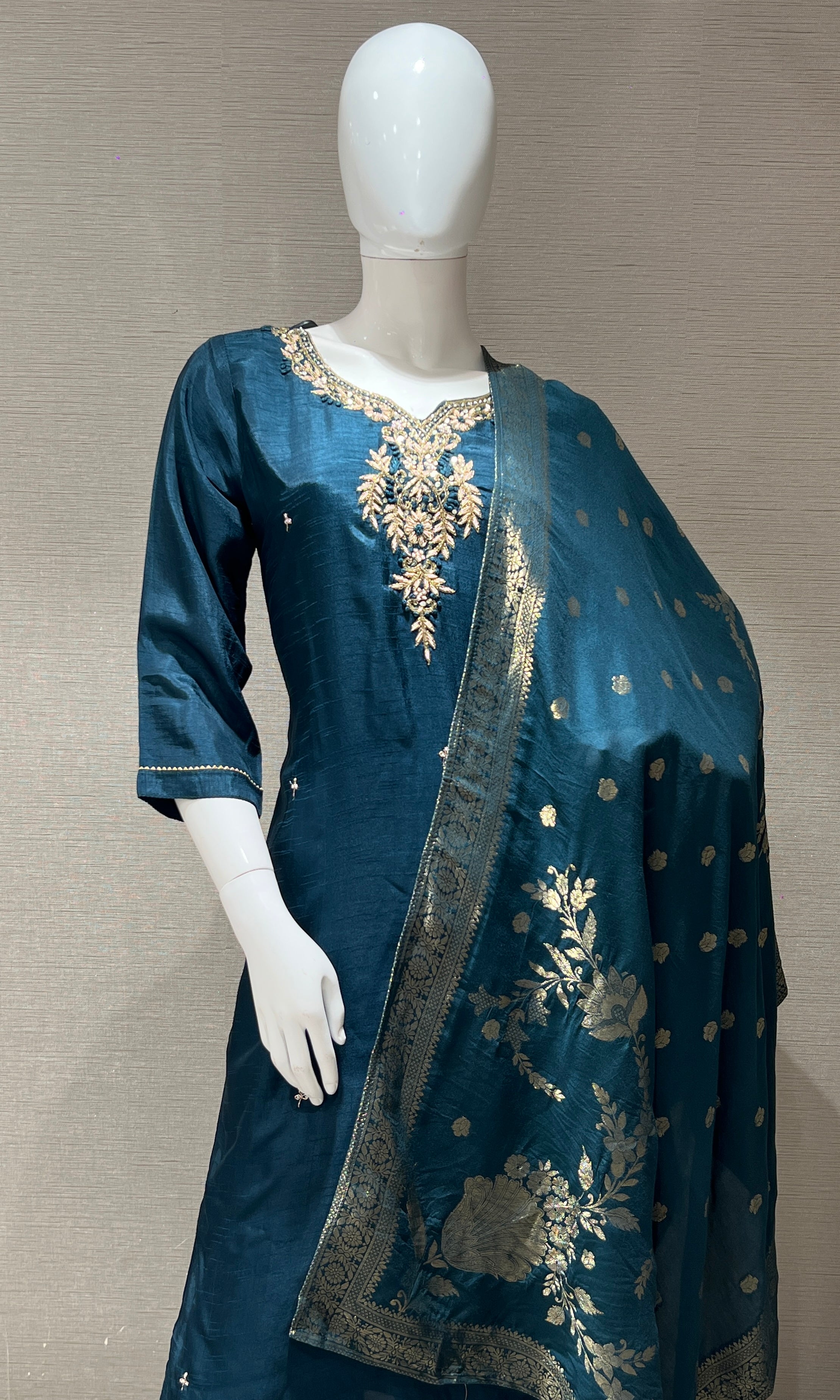 bottom green embroidered kurti with printed dupatta