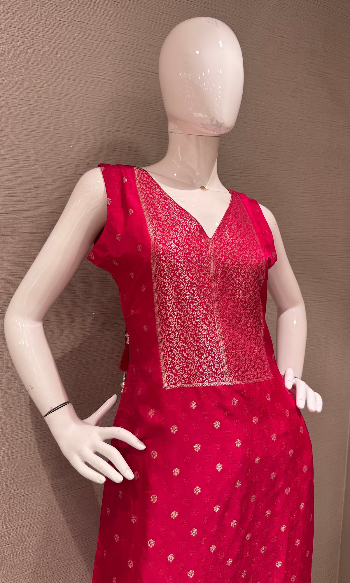Pink Banarasi silk Kurta set with Golden Border dupatta