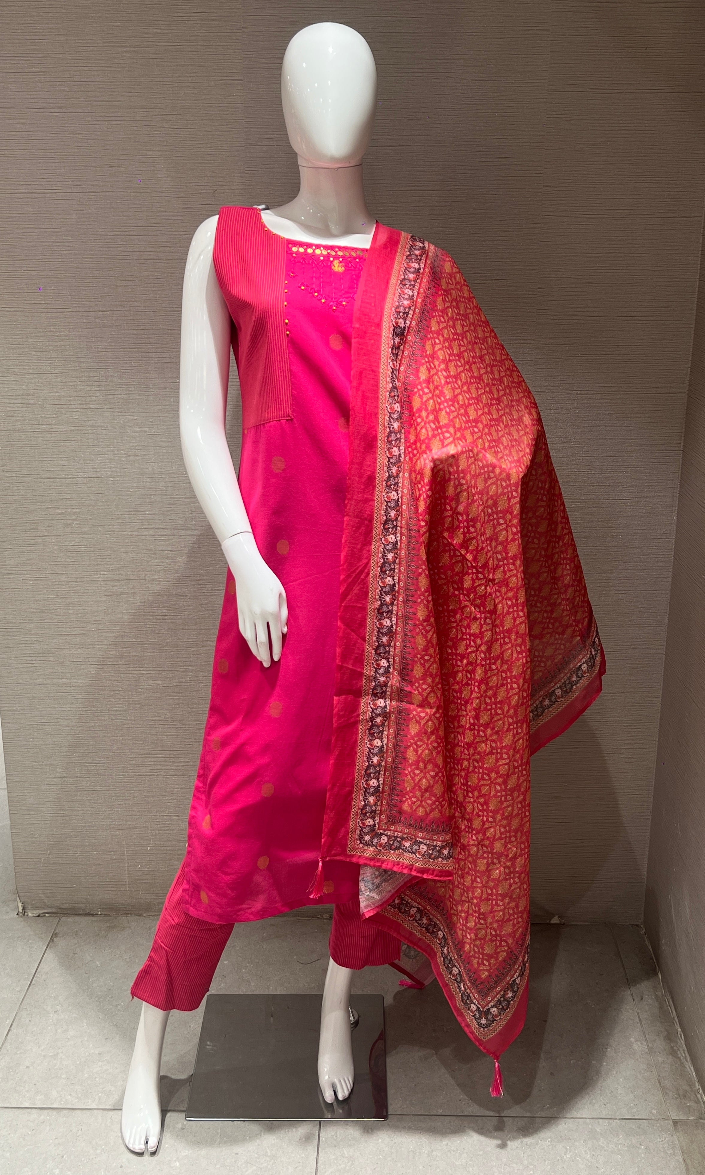 Pink kurta set WITH PRINTED DUPATTA