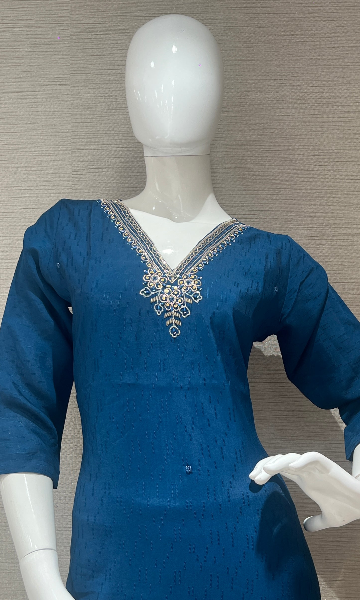 🌀Blue Kurti with neck design🌀