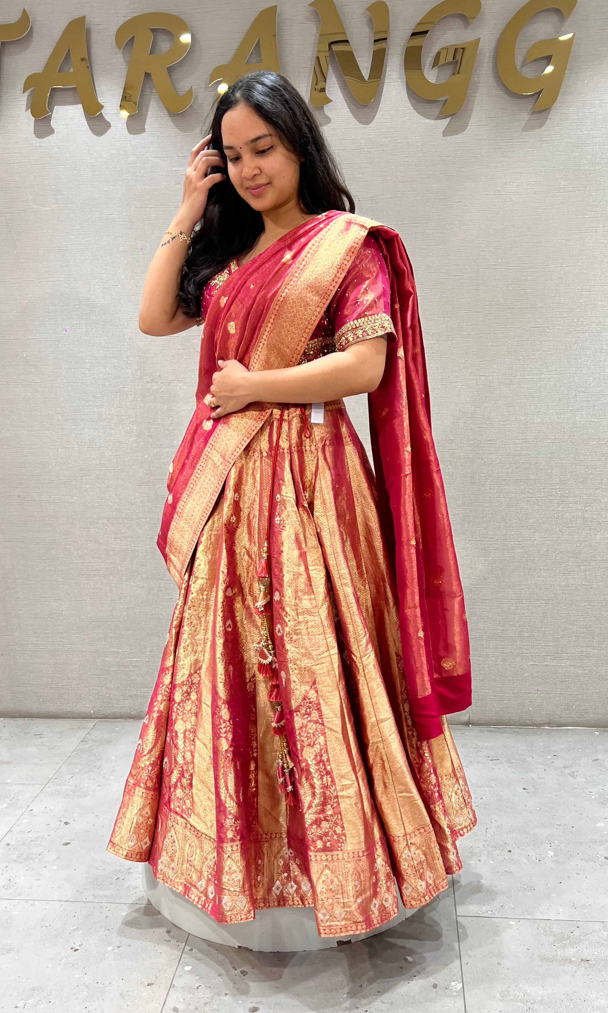 Rani Golden Banarasi silk Elegance Lehenga set