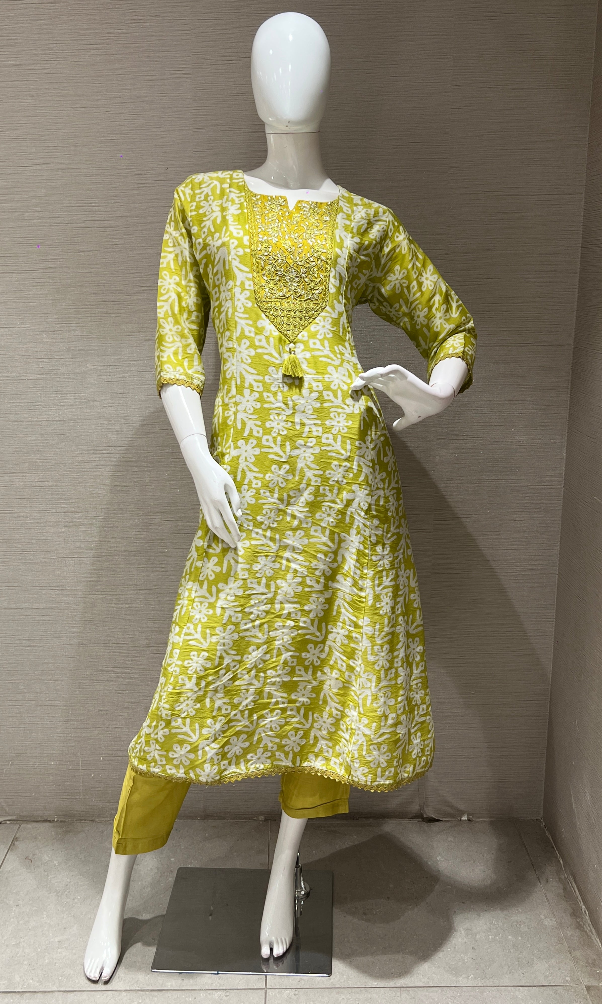 Parrot green floral printed kurta set